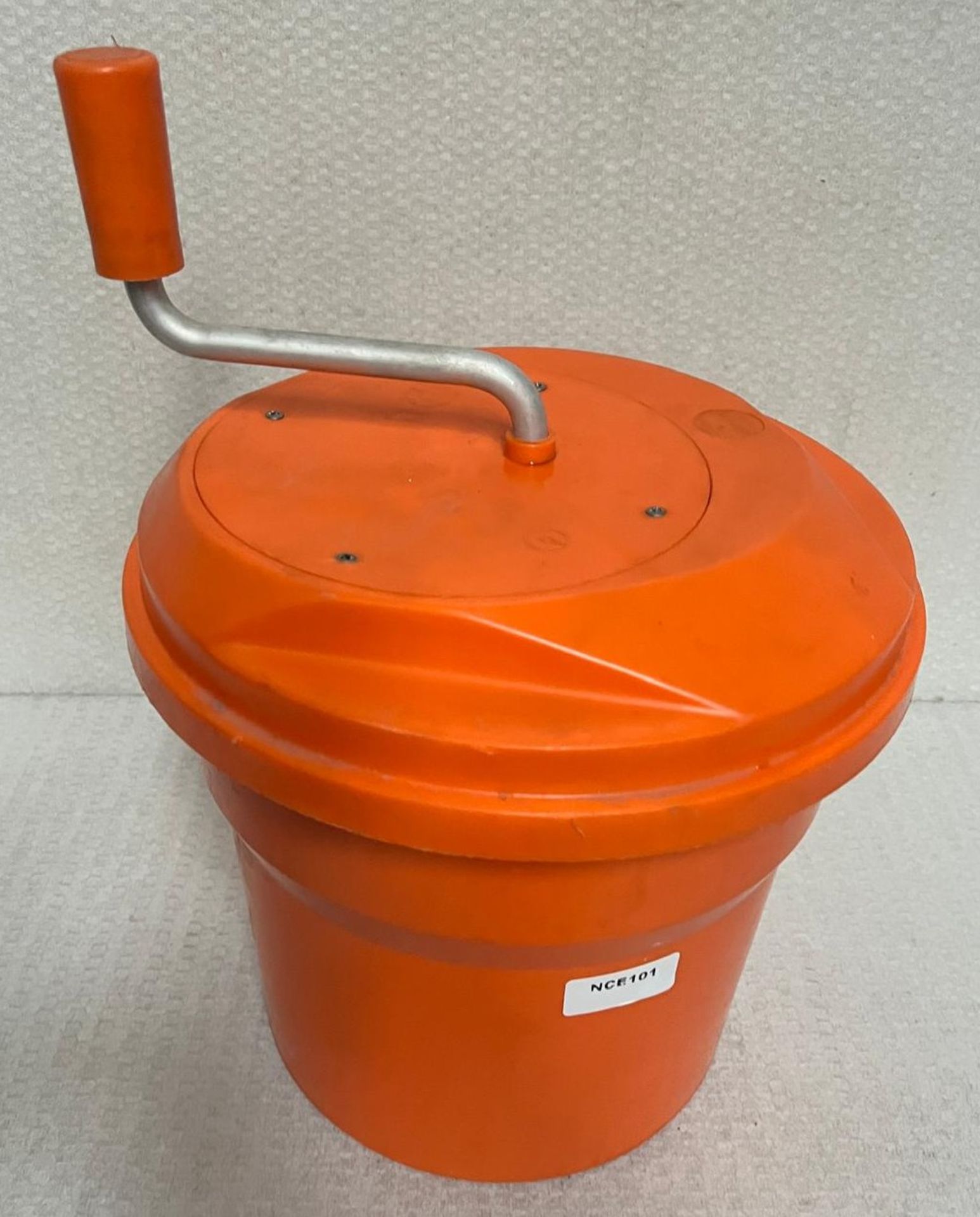 1 x Dynamic Manual Salad Spinner for Commercial Kitchens - Dimensions: H45 x W35 x D35 cms - Image 5 of 5