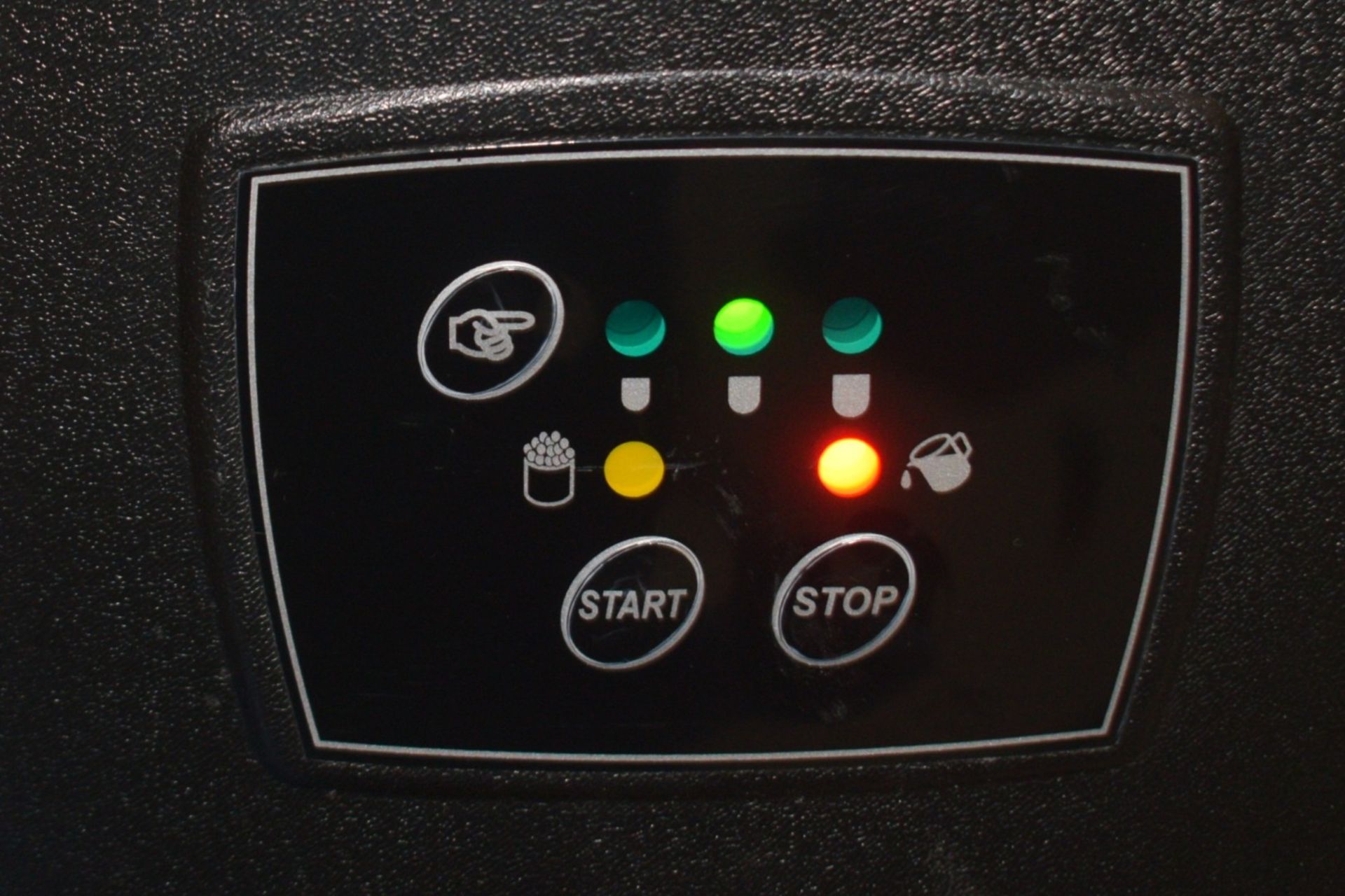 1 x Polar T315 Countetop Ice Cube Maker - Capacity 11kg - 230v - Dimensions: H38 x W30 x D38 cms - Image 6 of 7