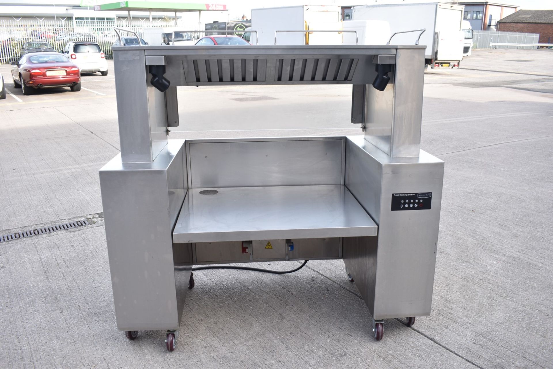 1 x Rexmartins Front Cooking Station For Griddles etc - Cooking Appliance Station With Lights - Image 12 of 17