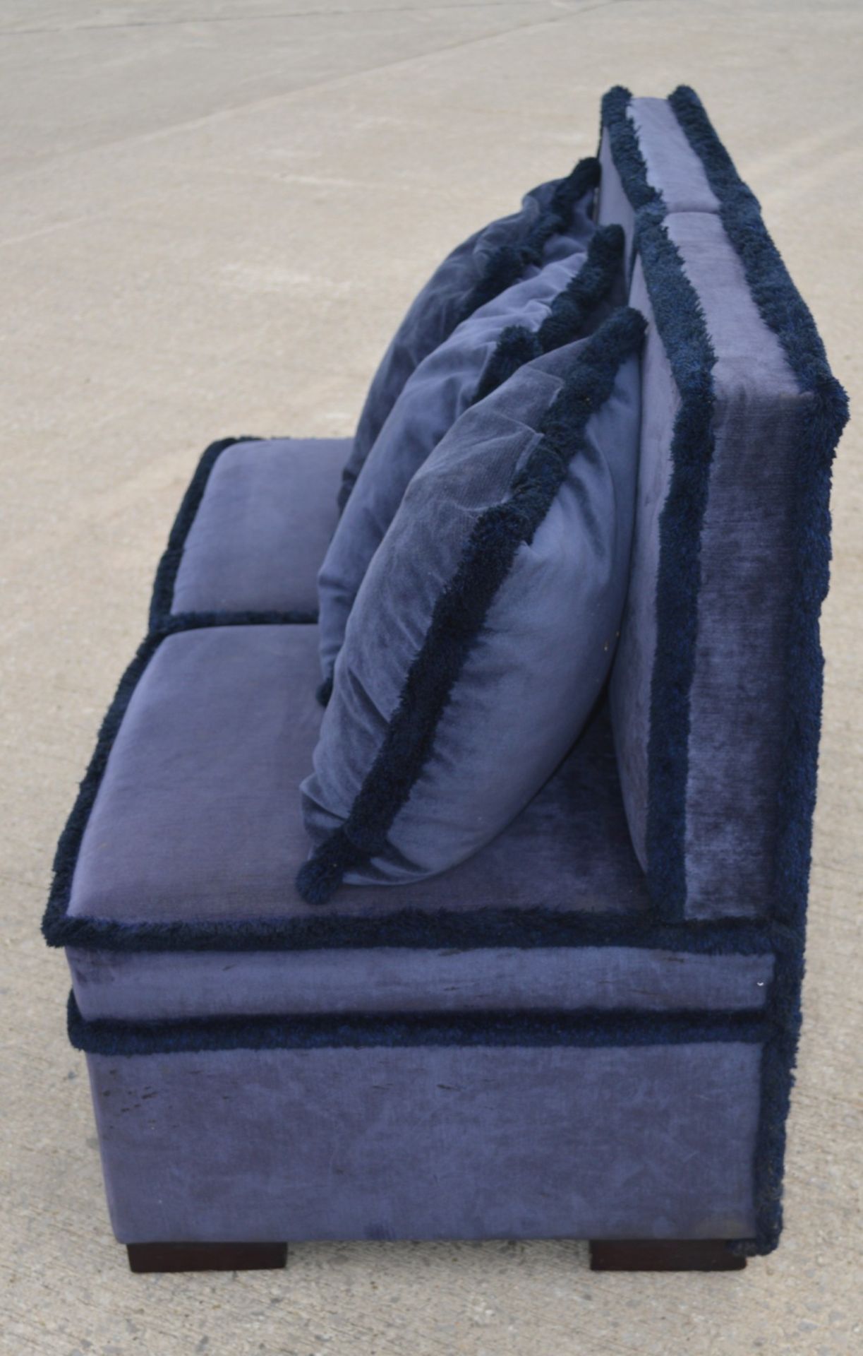 4 x Blue Velvet Slipper Seating Benches with Fringe Trims and 6 x Matching Cushions - Image 3 of 12