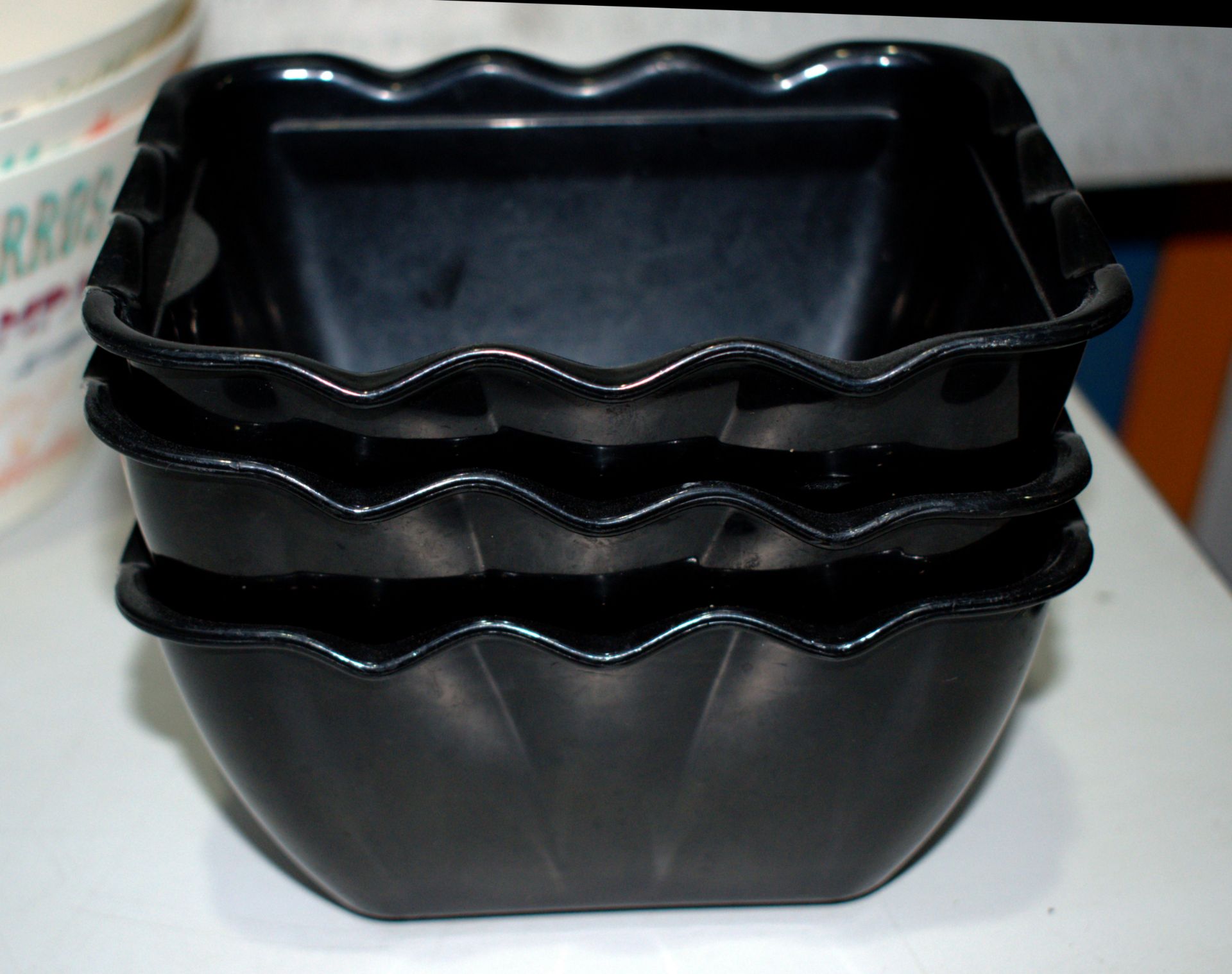 1 x Large Assortment Of Food Bowls - Image 10 of 10