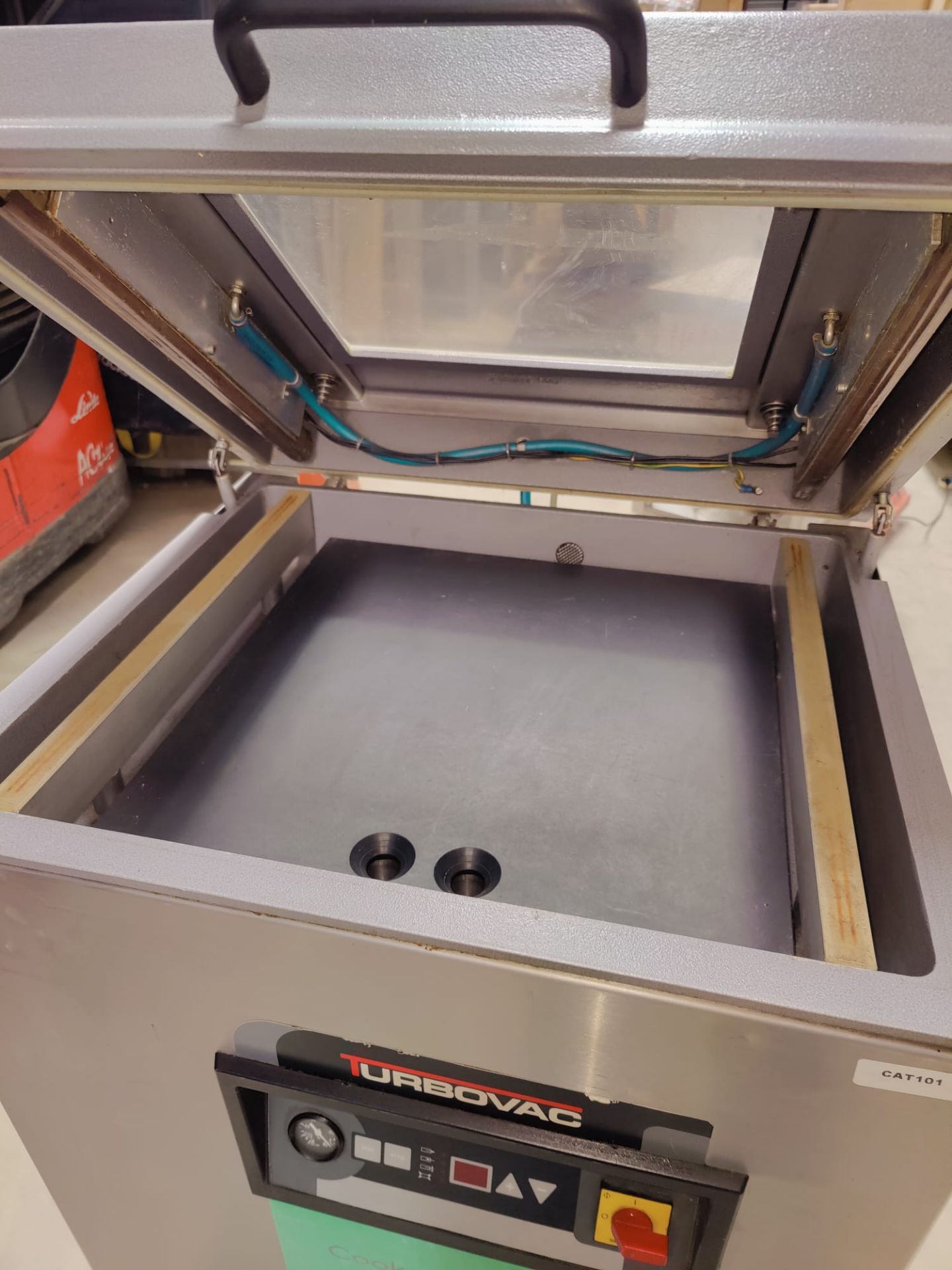 1 x Turbovac SB-520 Floor Standing Vacuum Sealer on Castors - Dimensions: H104 x W68 x D60 cms - Image 6 of 10