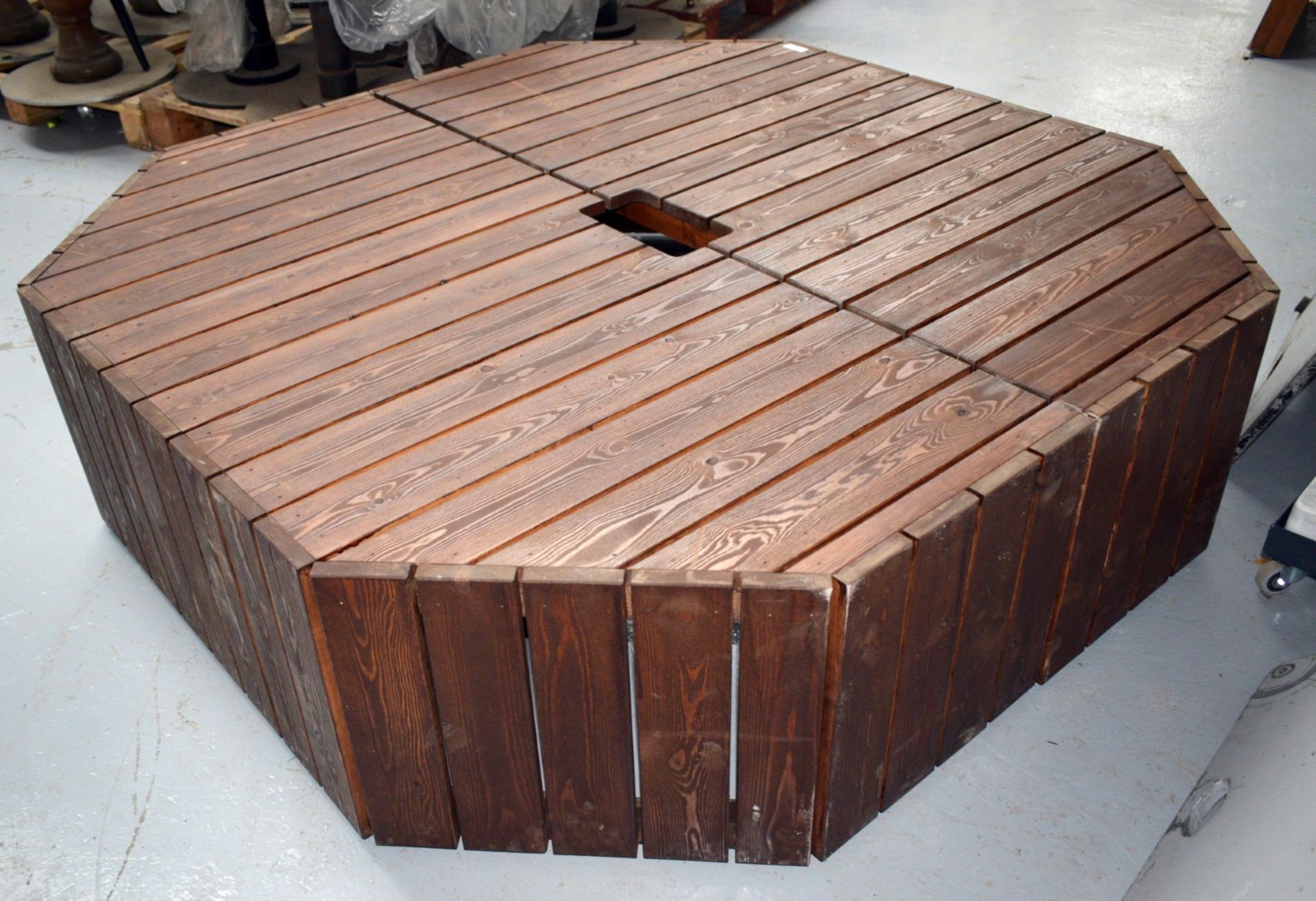 1 x Octagon Slatted Seating Bench with a Central Hold for Cables, Parasols and More - Splits into
