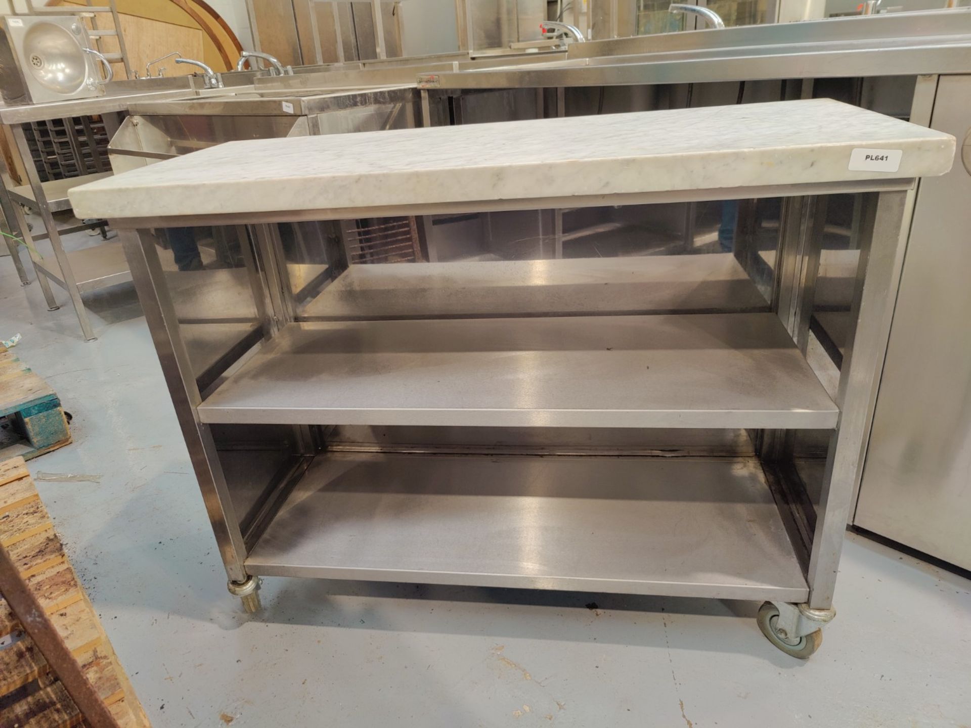 1 x Mobile Prep Table Featuring a Marble Table Top and Under Shelves - Image 3 of 7