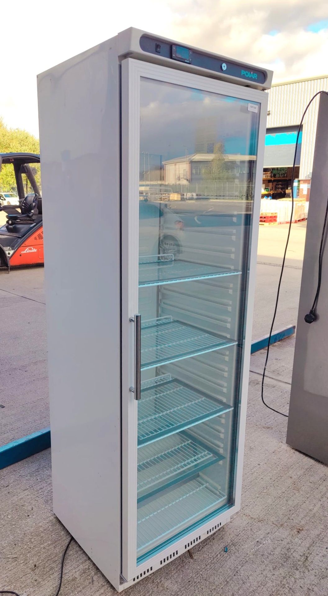 1 x Polar CD087 Upright Single Door Drinks Display Fridge - Dimensions: H185 x W60 x 60 cms - Image 9 of 14