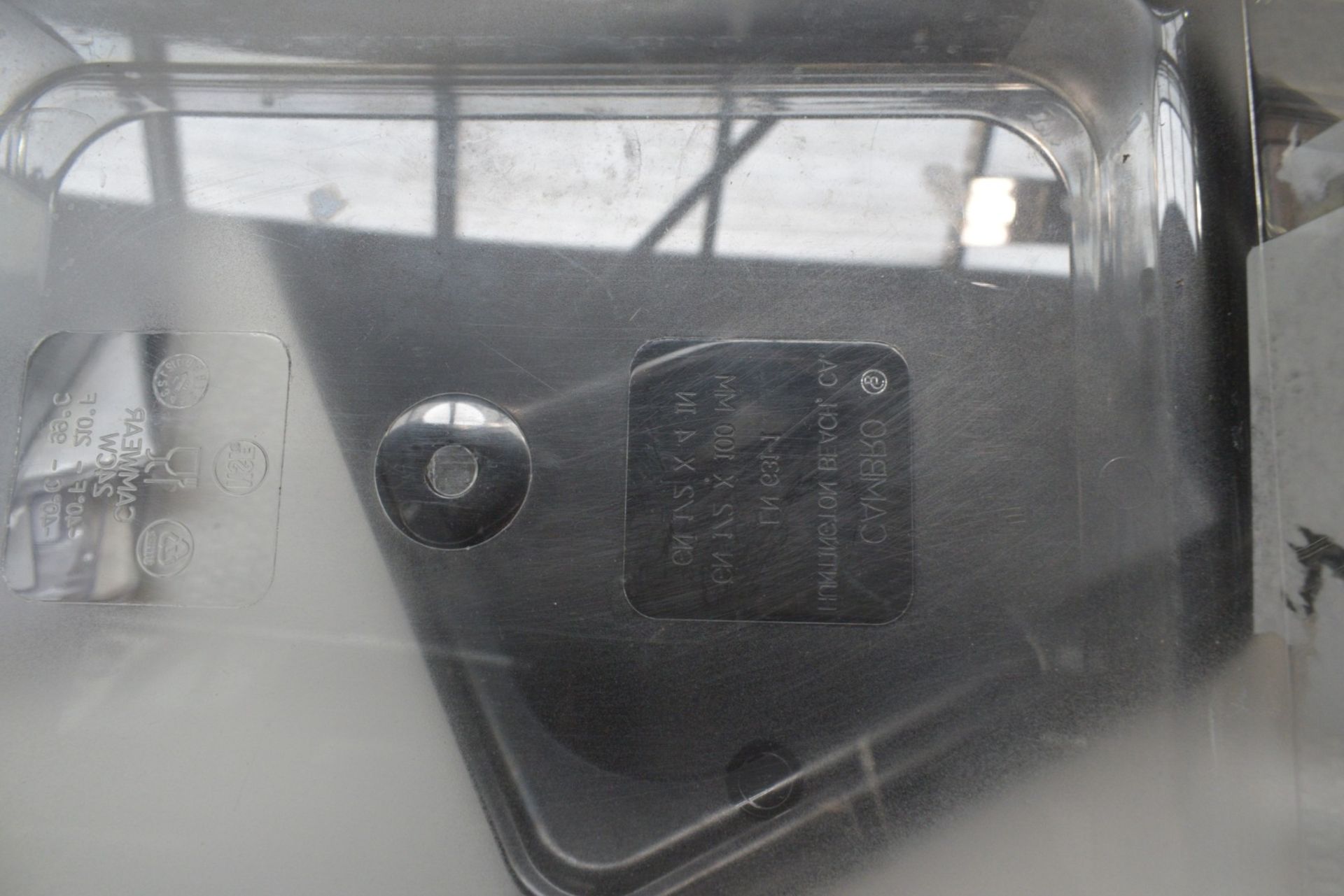 10 x Cambro Polycarbonate 32.5 x 26.5cm Clear and Black Gastronorms - Includes Two Depths of 15/20cm - Image 5 of 10