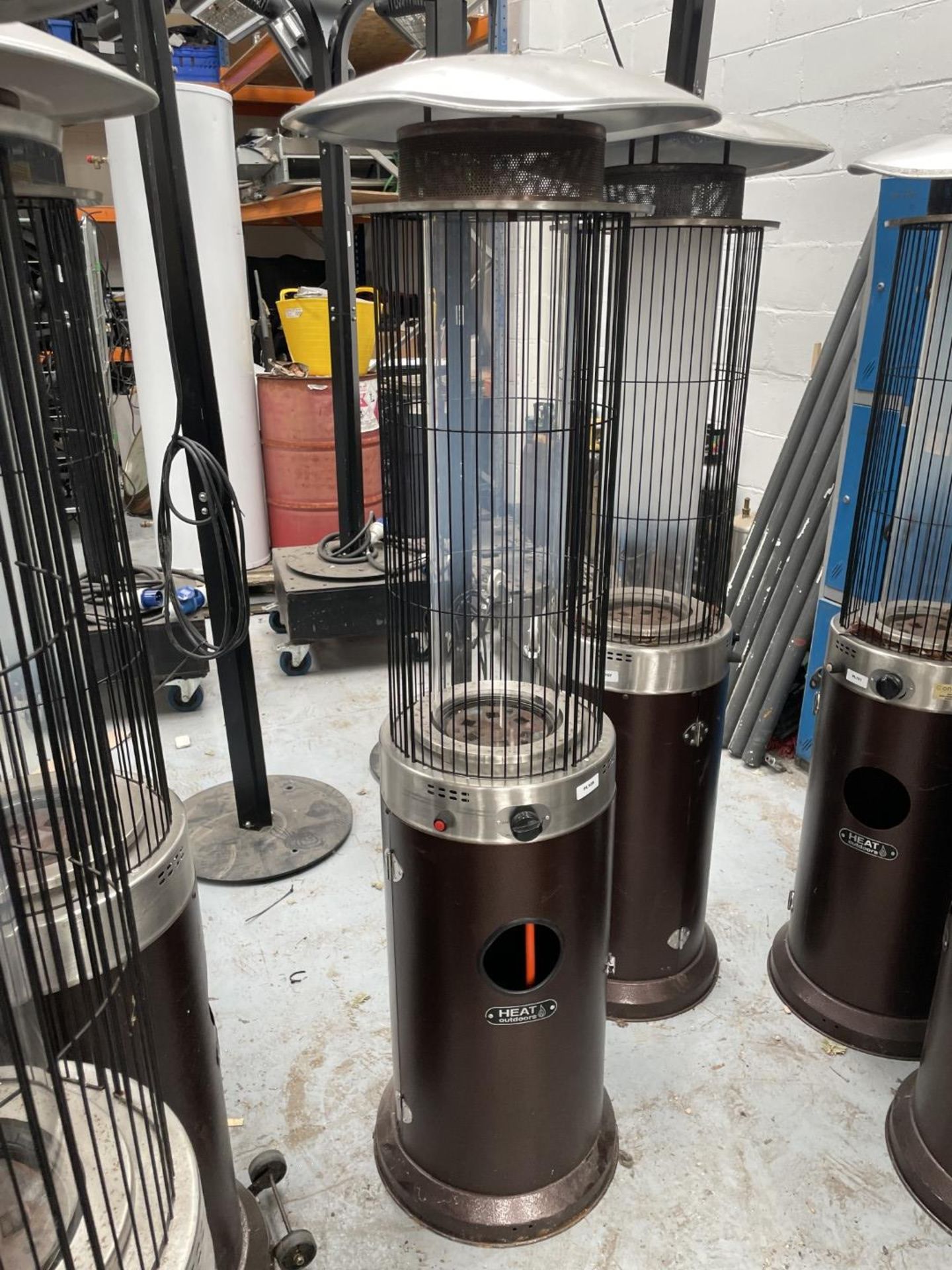 1 x Heat Outdoors Santini Spiral Flame 13.5kW Gas Freestanding Upright Patio Heater - Image 2 of 16