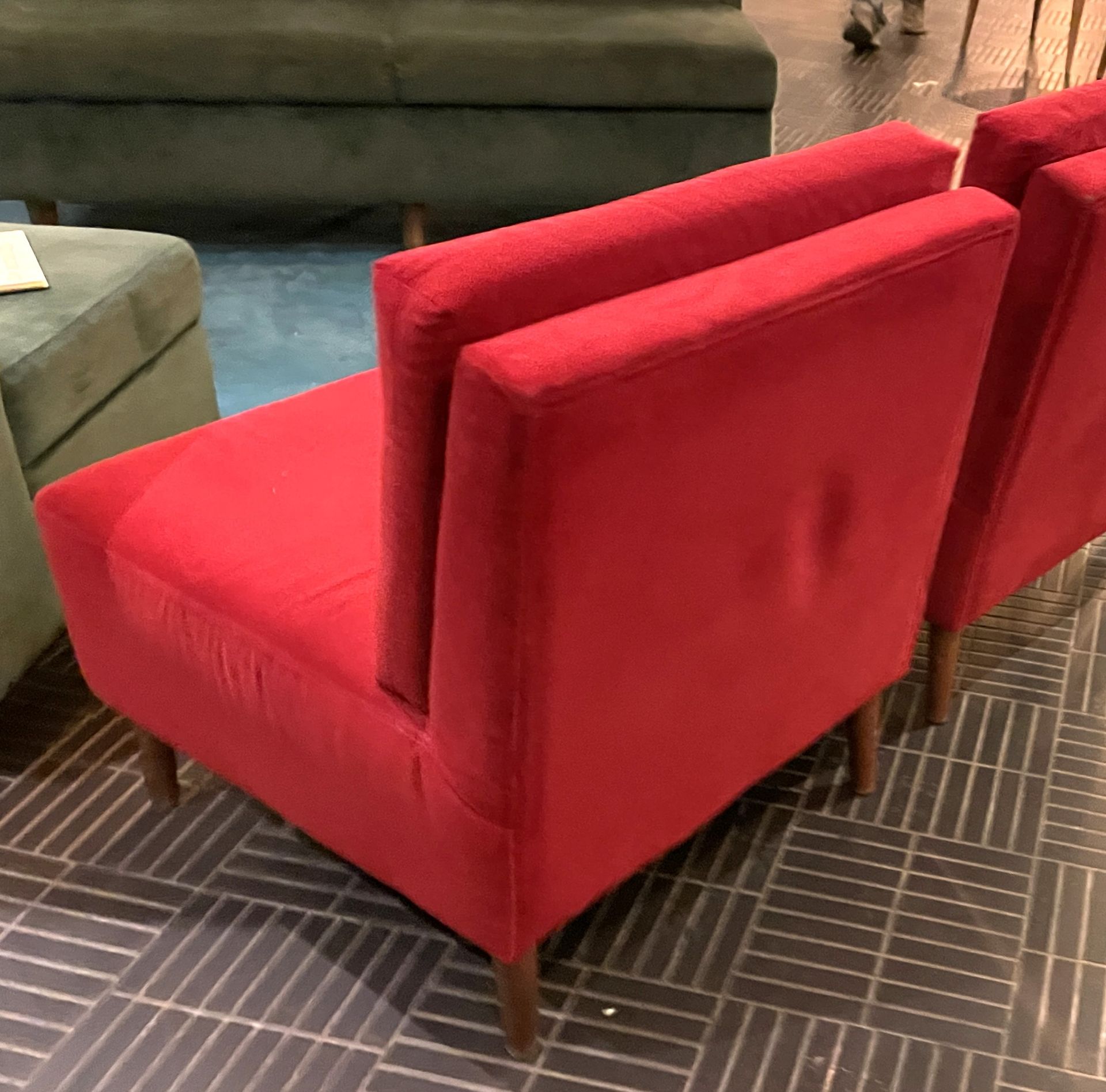 2 x Contemporary Lounge Chairs in Red - Dimensions: H43/80 x W67 x D68 cms - Image 2 of 6