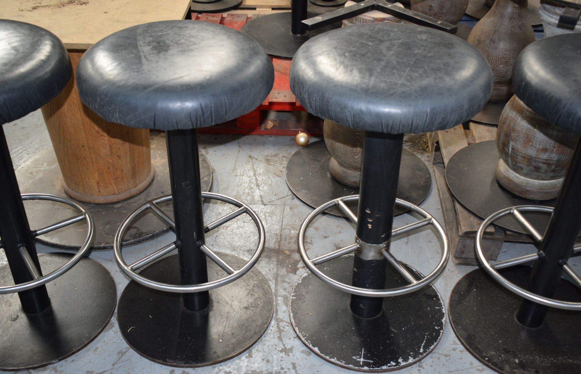 5 x Bar Stools Featuring Round Black Leather Seats, Backrests and Chrome Footrests - Dimensions: H80 - Image 5 of 10
