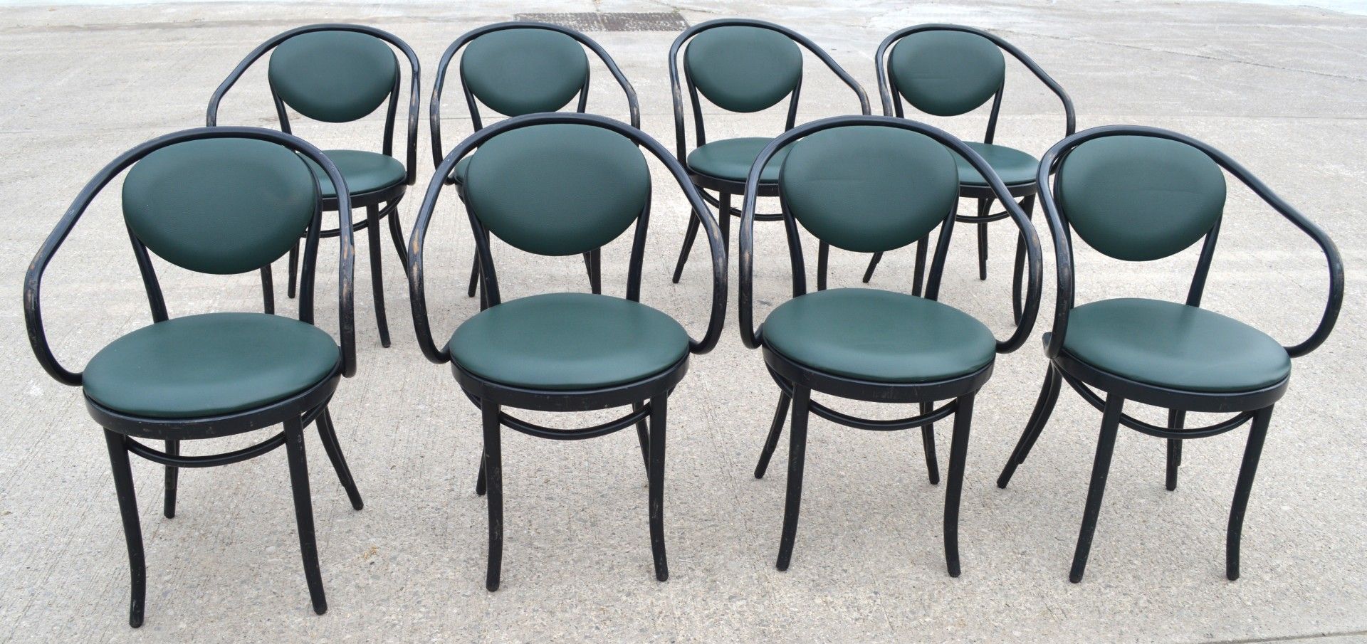8 x Restaurant Dining Chairs Featuring a Bentwood Design with Dark Green Seats and Backrests