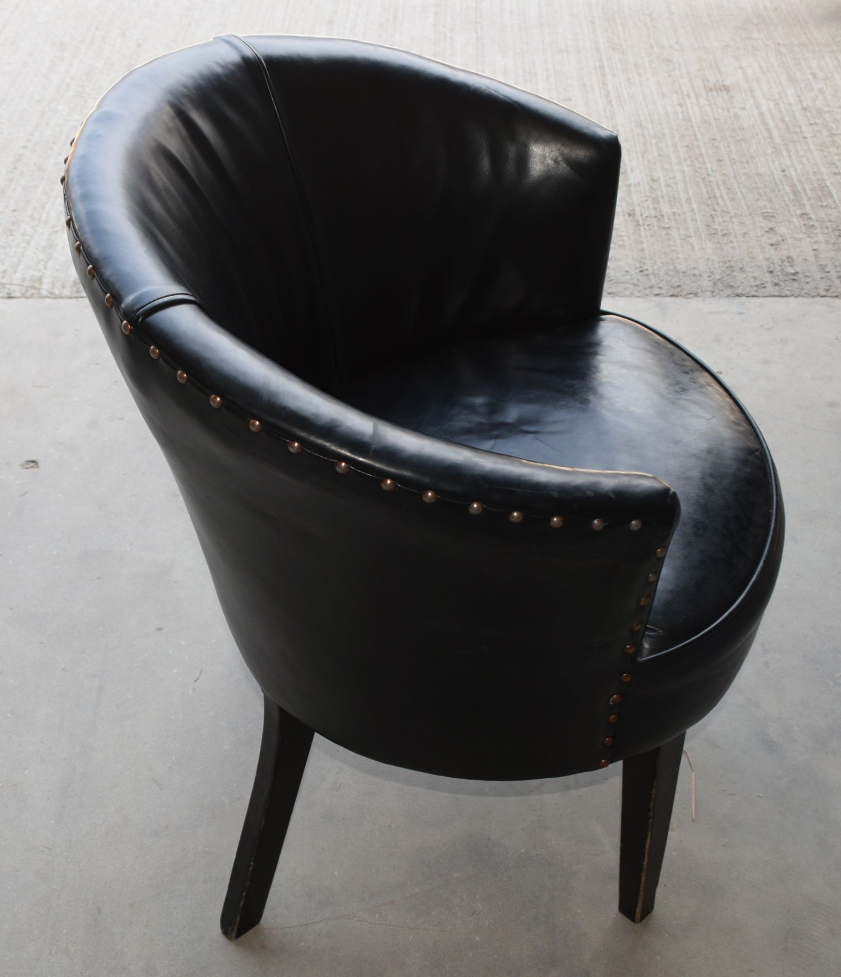 4 x Contemporary Barrel Chairs Upholstered in Black Leather with Studded Backs and Wooden Legs - Image 5 of 12