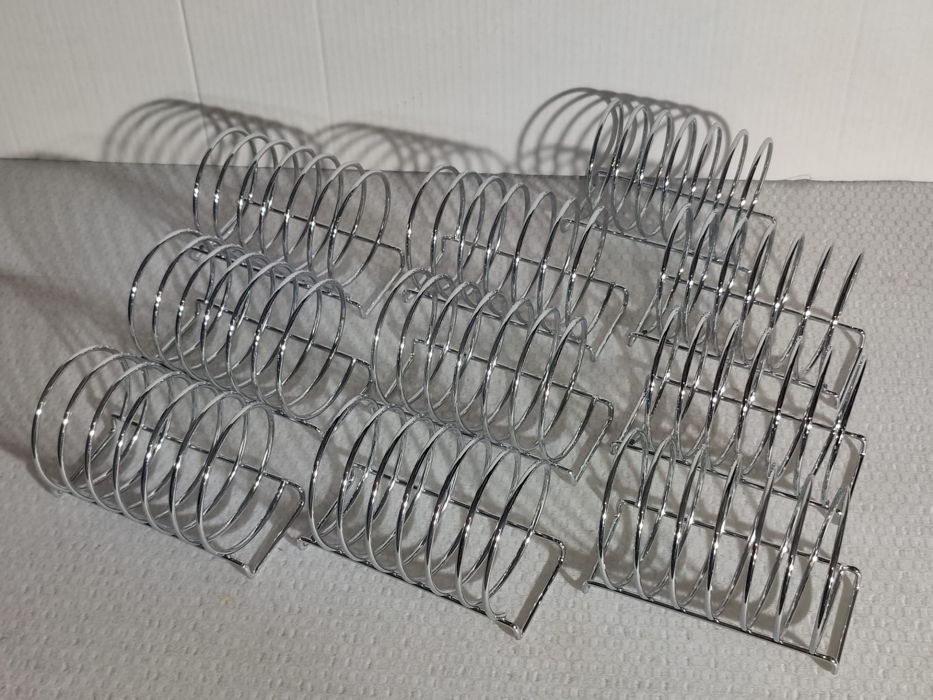 12 x Chrome Wire Toast Racks - 6 Slice Capacity - Image 3 of 5