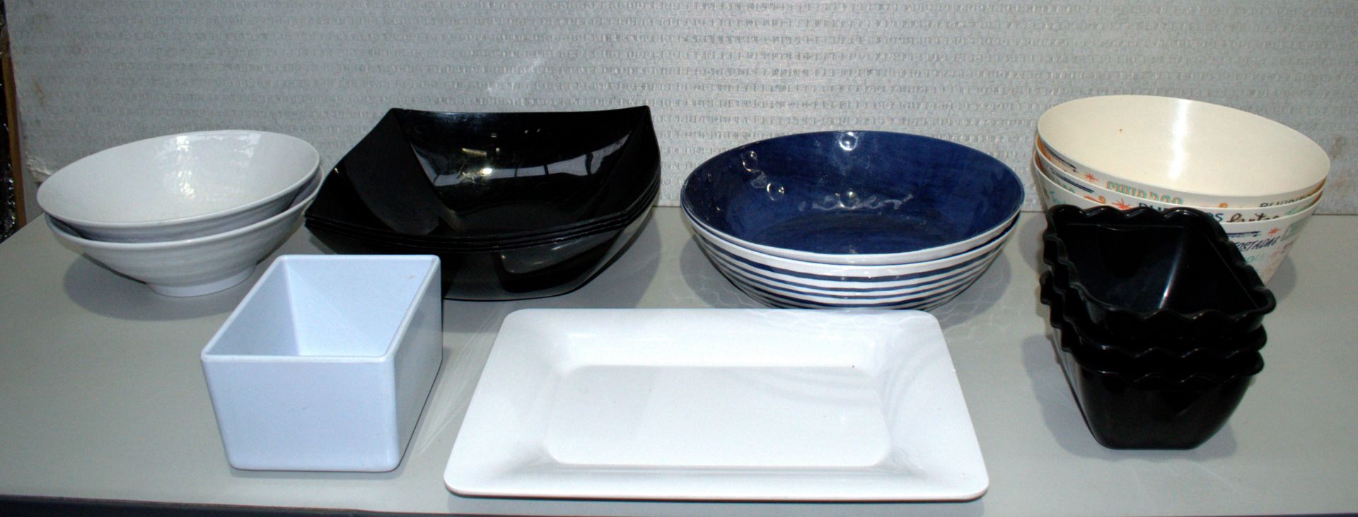 1 x Large Assortment Of Food Bowls