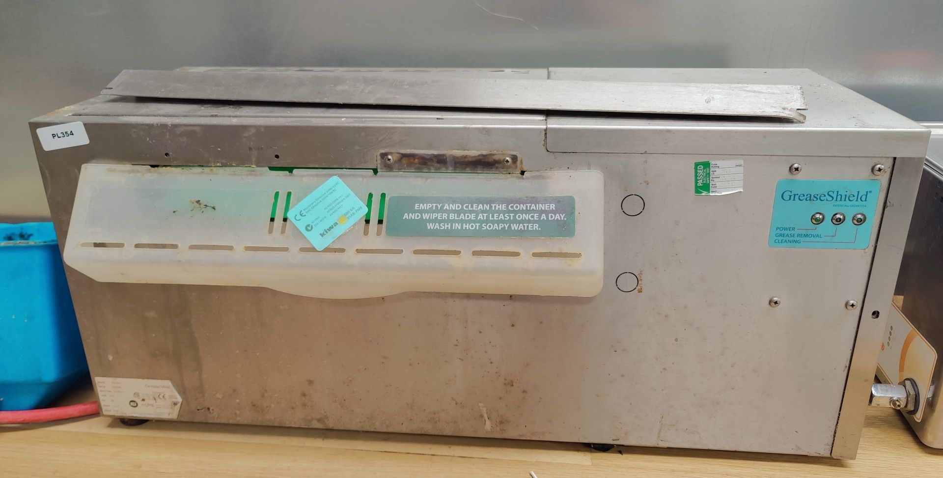 1 x Greaseshield GS1850 Grease Trap System for Commercial Dishwashers - Dimensions: H36 x W84 - Image 5 of 6