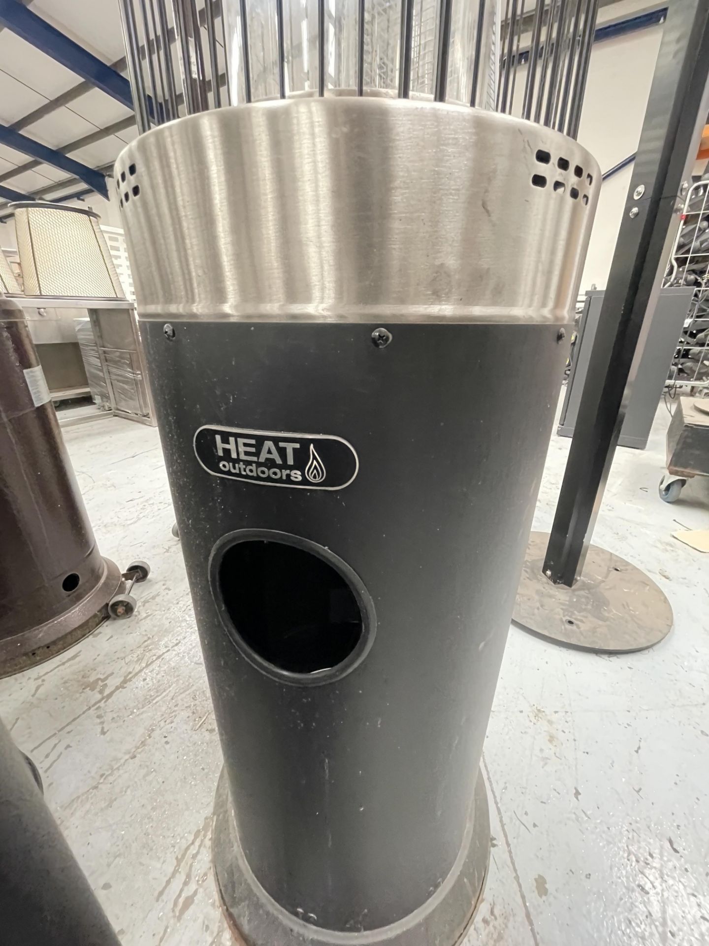 1 x Heat Outdoors Santini Spiral Flame 13.5kW Gas Freestanding Upright Patio Heater - Image 4 of 8