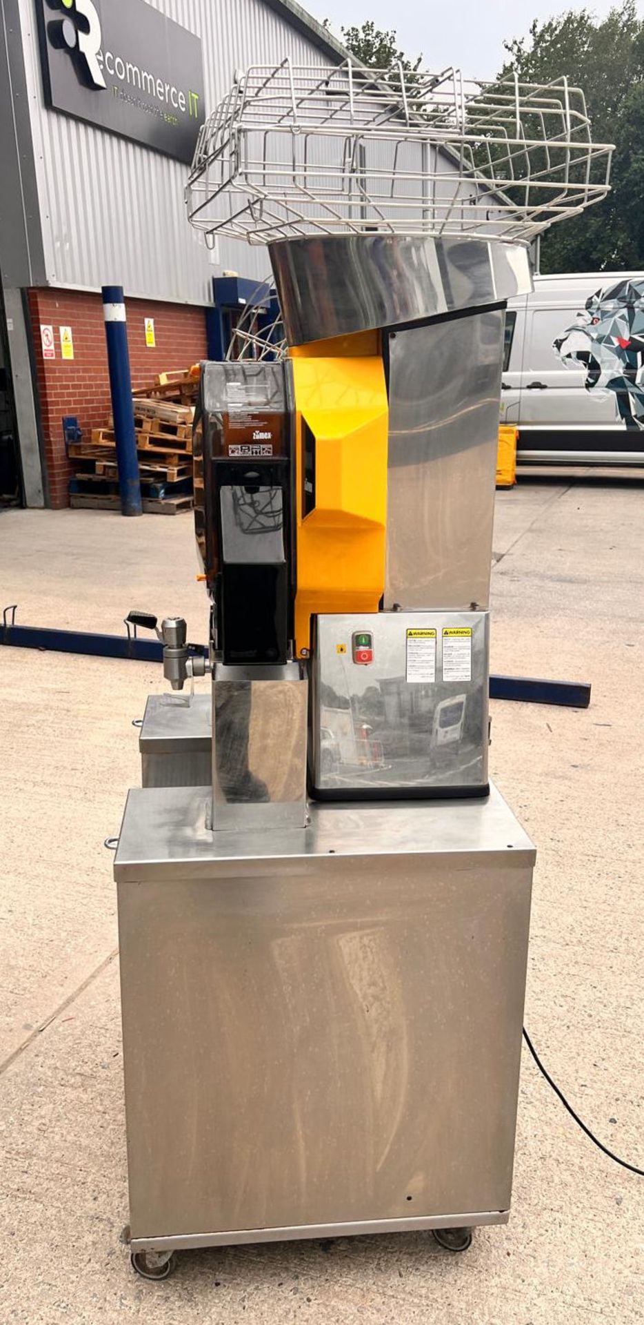 1 x Zumex Speed S plus Self-Service Podium Juicer - Image 14 of 22
