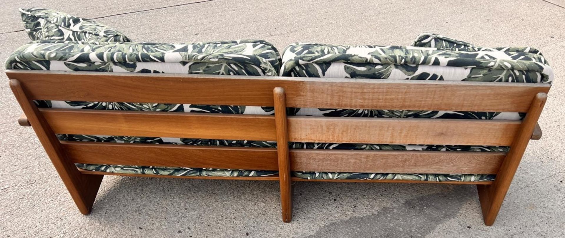 1 x Vintage Mid-Century Low Profile 2-Metre Long Commercial Wooden Conservatory Lounge Sofa - Image 7 of 13