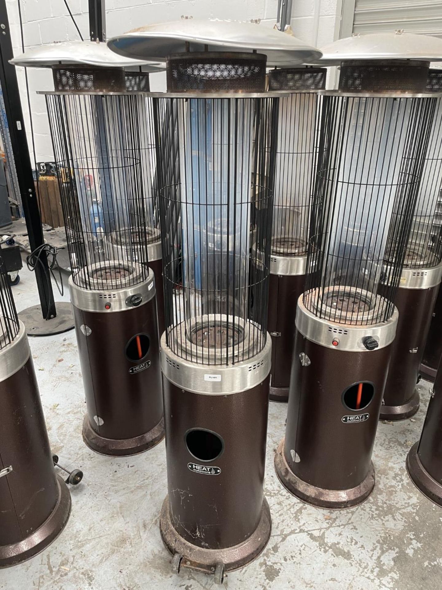 1 x Heat Outdoors Santini Spiral Flame 13.5kW Gas Freestanding Upright Patio Heater - Image 12 of 16