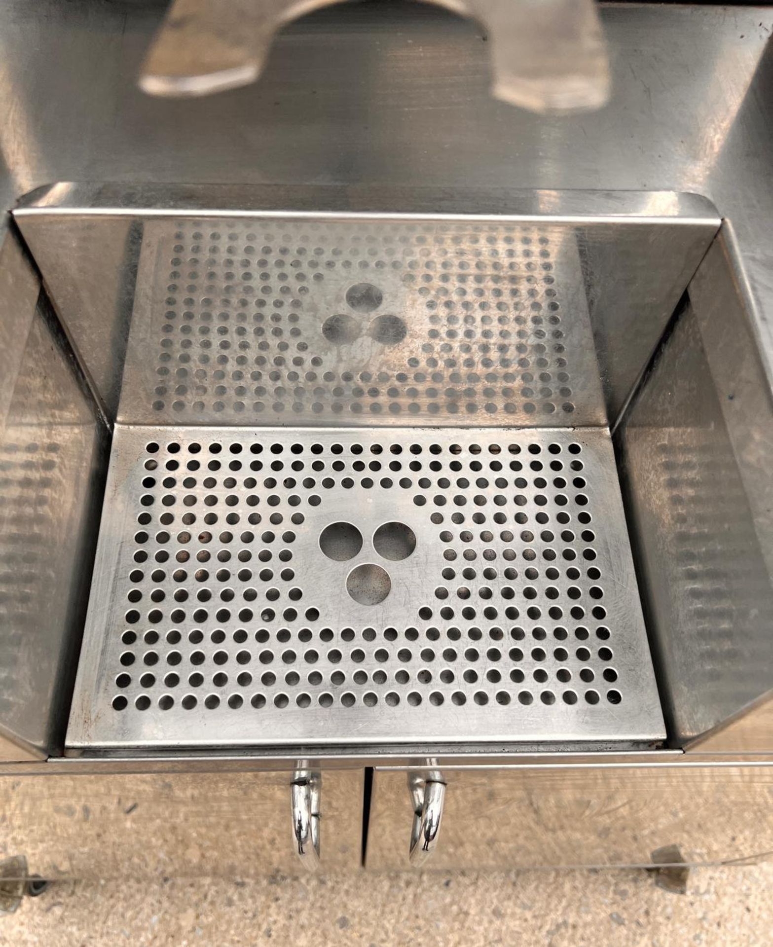 1 x Zumex Speed S plus Self-Service Podium Juicer - Image 12 of 22