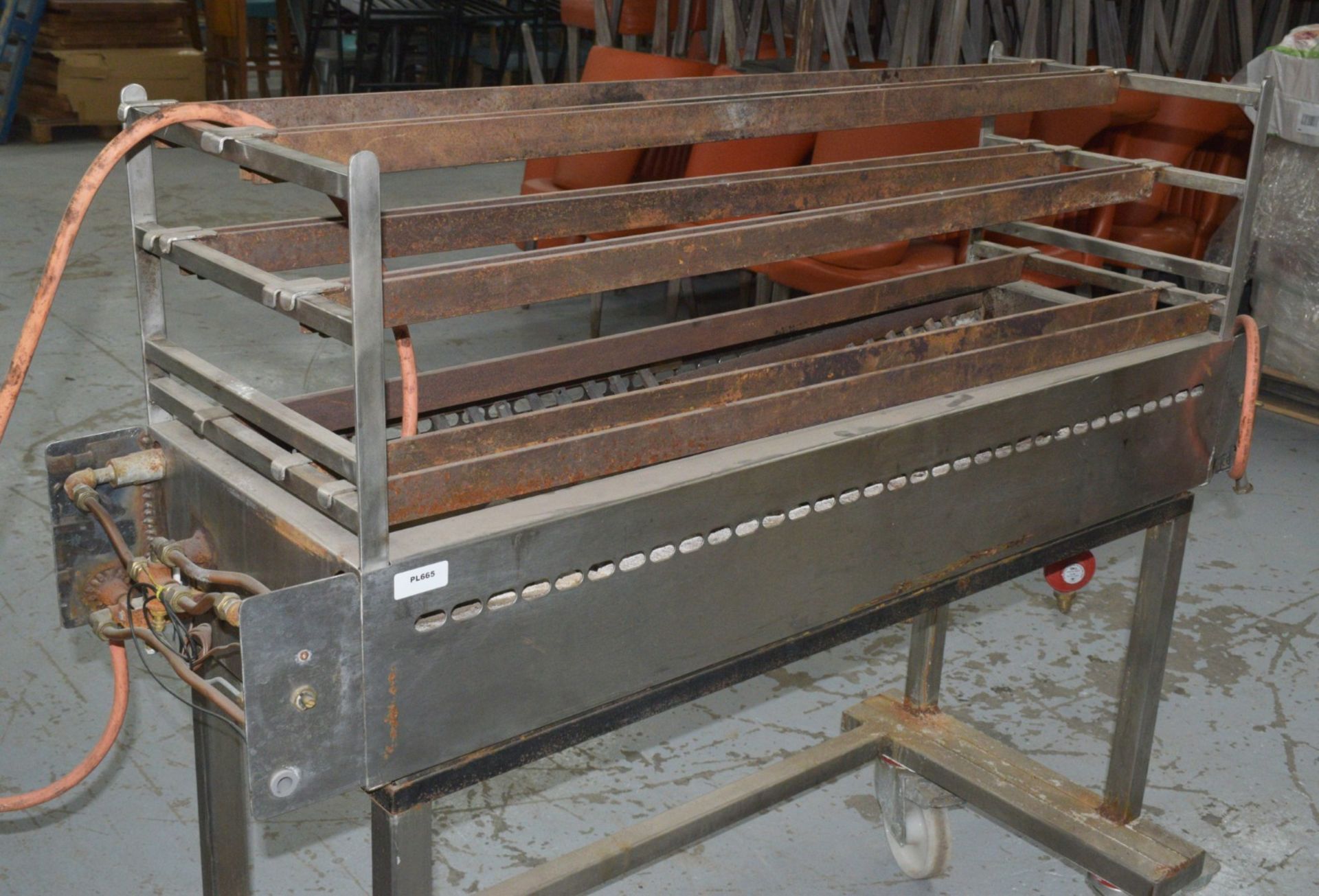 1 x Charcoal Kebab / Meat Grill - Gas Powered - Image 12 of 15