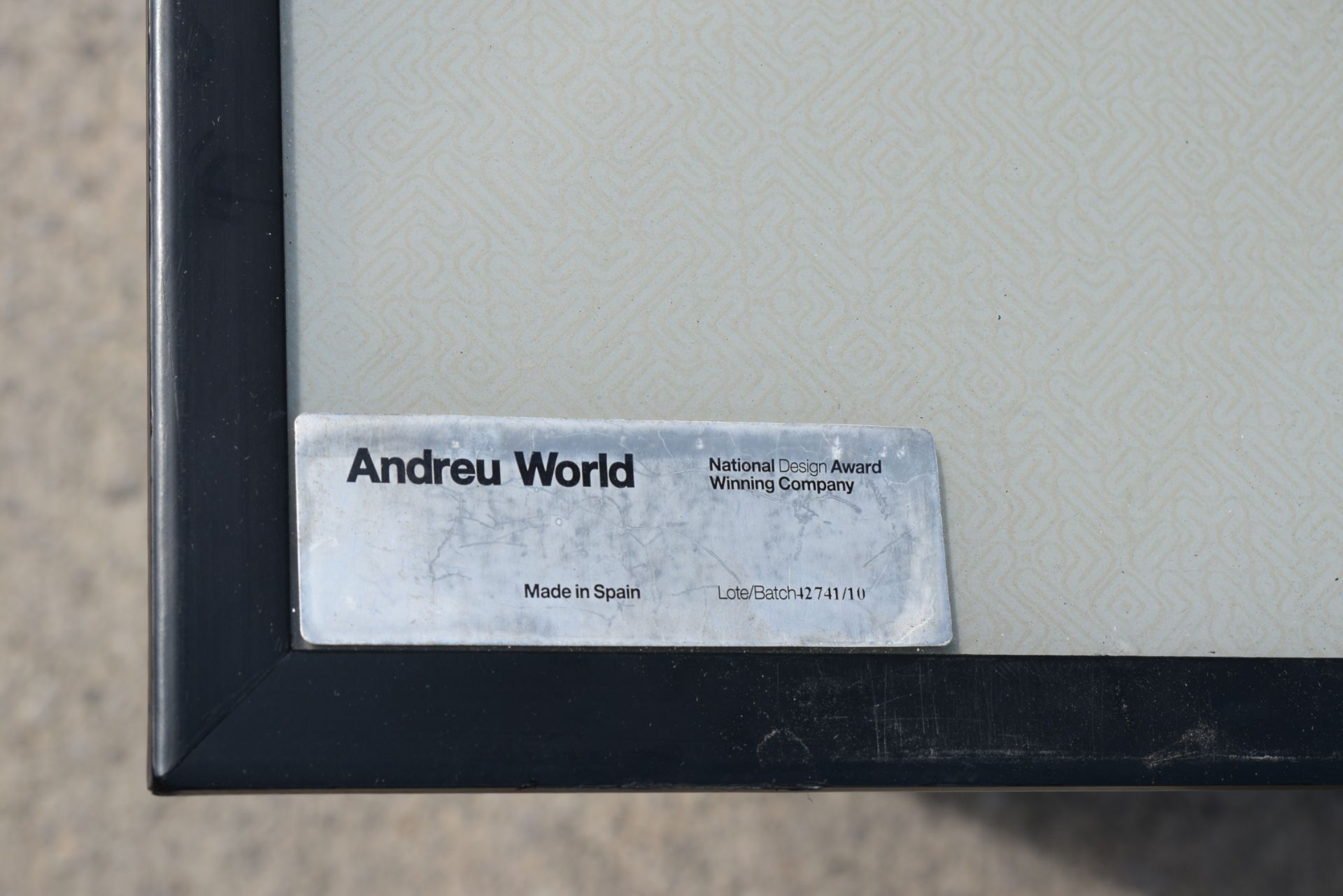 1 x Andreu World Restaurant Table - Suitable for Indoor or Outdoor Use - Dimensions: H74 x W70 x D70 - Image 6 of 7