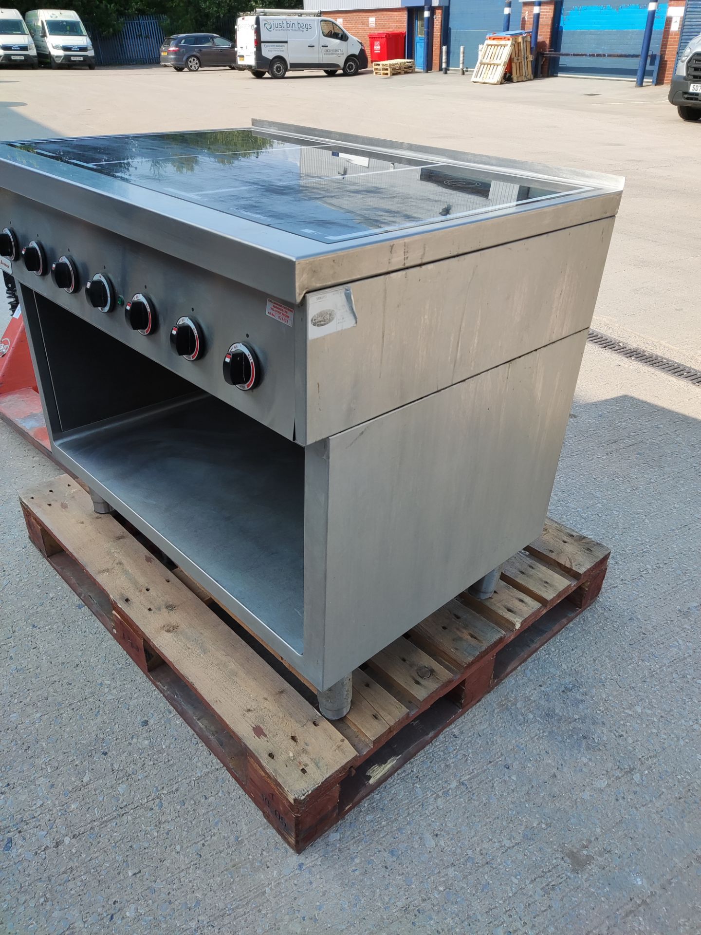 1 x Berner 6 Zone Commercial Induction Cooker with Open Base - 3 Phase - BIH6KTDF30 - RRP £12,500! - Image 11 of 19