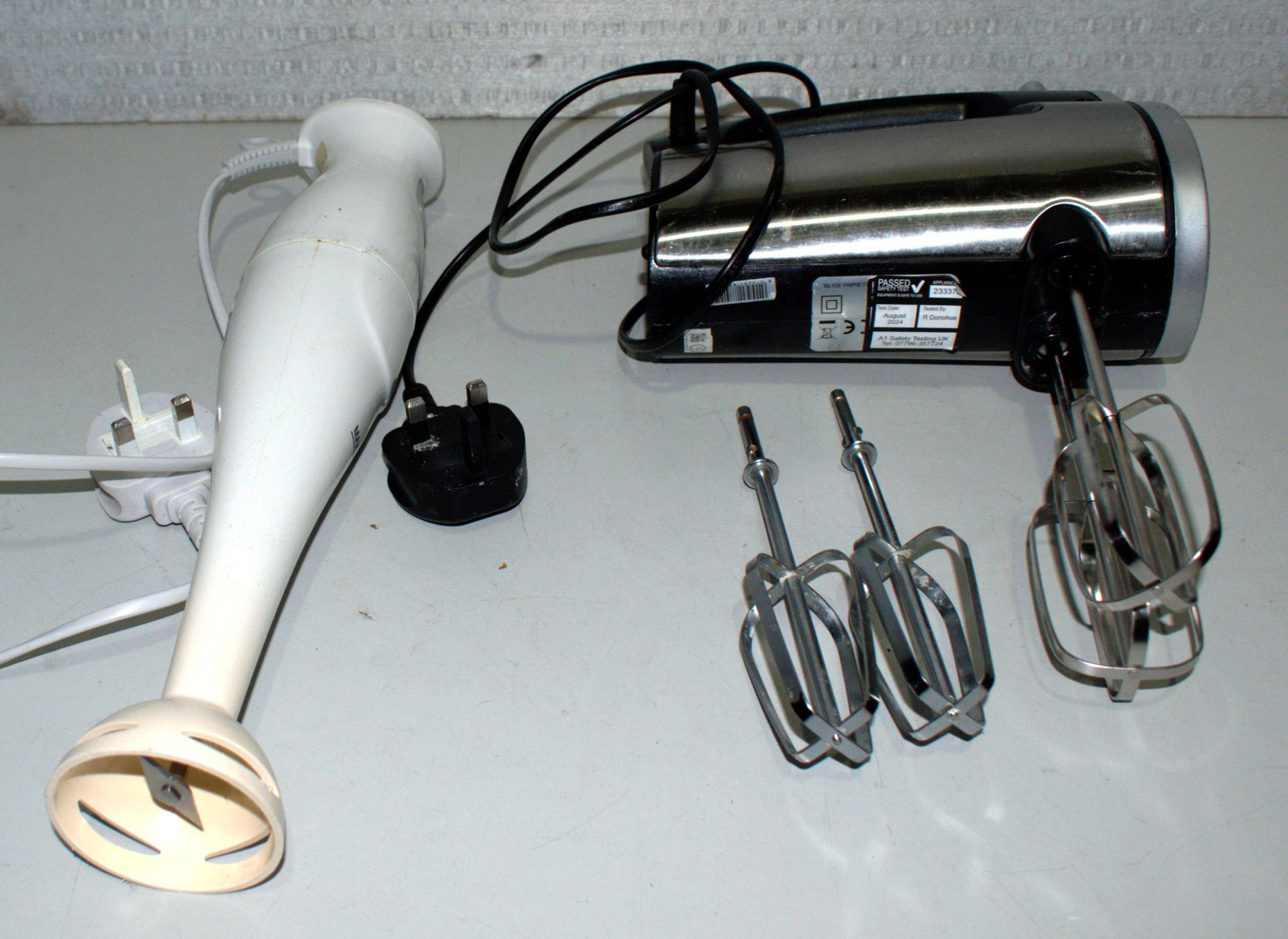 2 x Food Mixers - 1 x Stick Blender and 1 x Electric Whisk - Image 2 of 8
