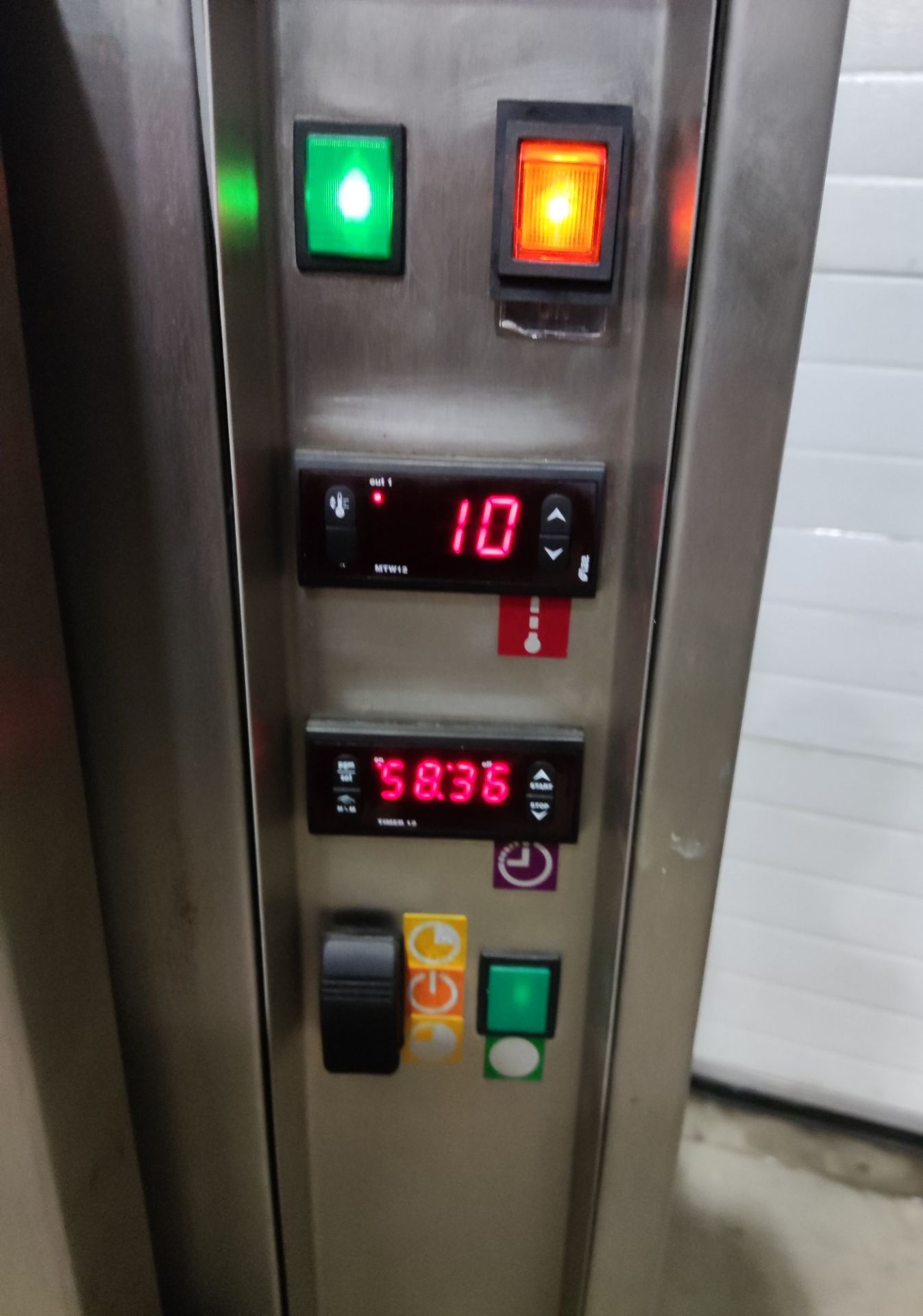 1 x MOFFAT 3 Phase Pie Warmer Cabinet / Hot Cupboard - H142 x W60 x D70 cms - Image 8 of 16