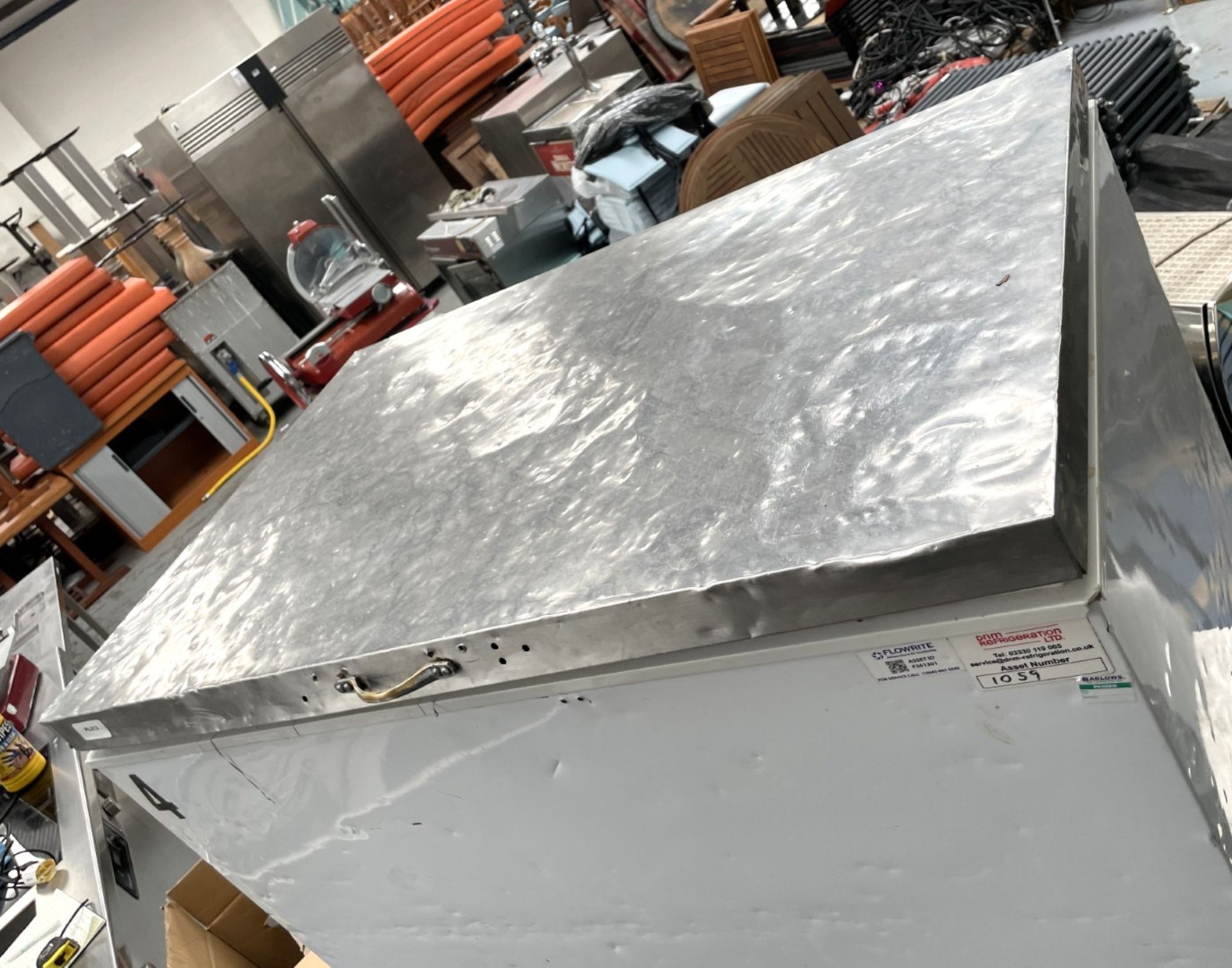 1 x Prodis Commercial Chest Freezer with a Stainless Steel Top - Image 4 of 6