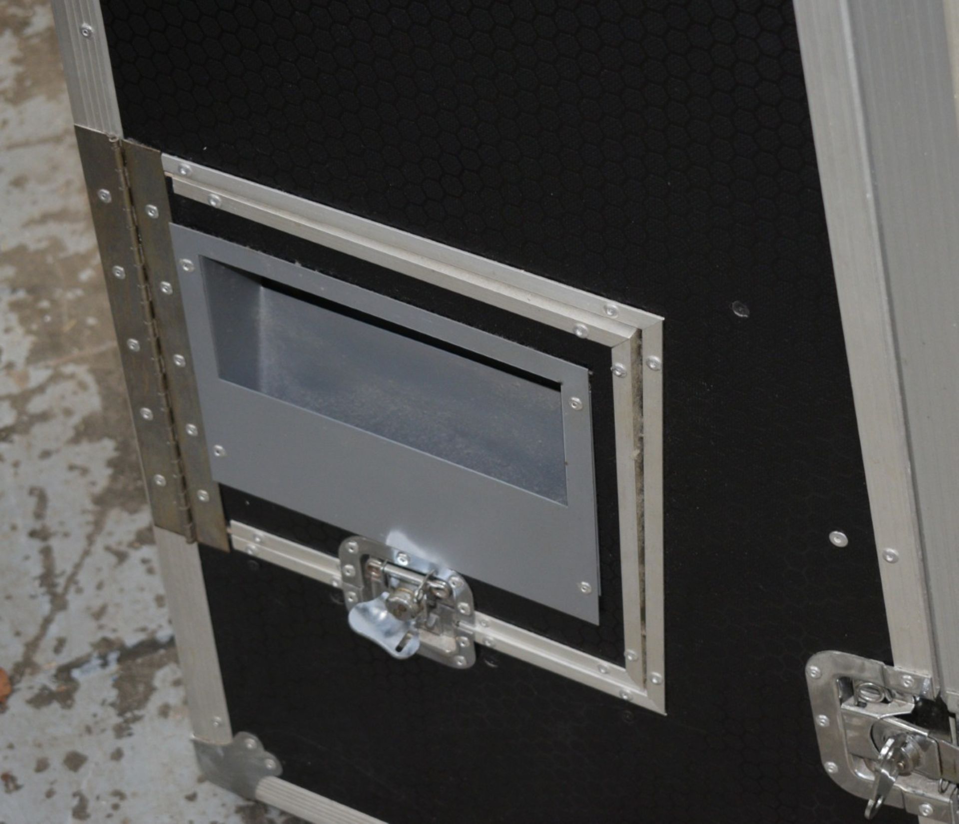 1 x Selfie Photo Booth - Features a Canon EOS 1300D DSLR Camera, Speaker, Gigabyte Mini Computer - Image 22 of 23