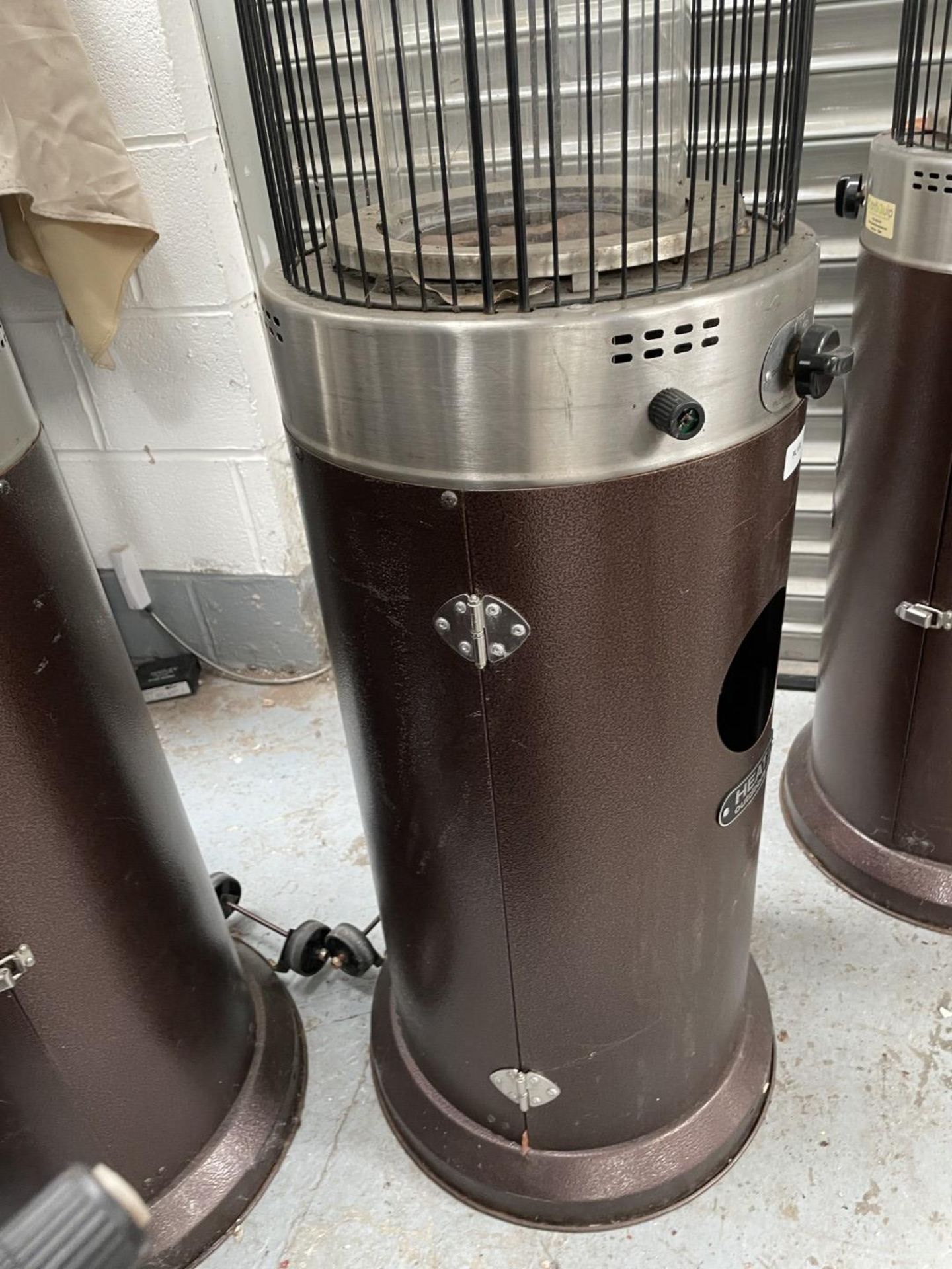 1 x Heat Outdoors Santini Spiral Flame 13.5kW Gas Freestanding Upright Patio Heater - Image 11 of 16