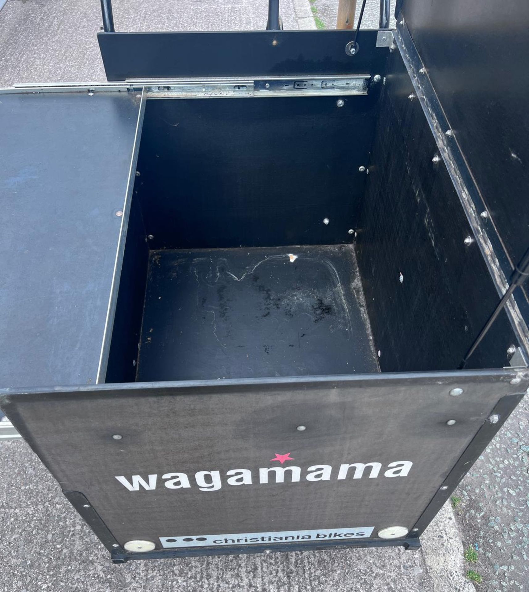 1 x Christiania Three Wheel Event Bike - Single Speed Bike Featuring a Secure Box with Gas Lift Lid - Image 28 of 30