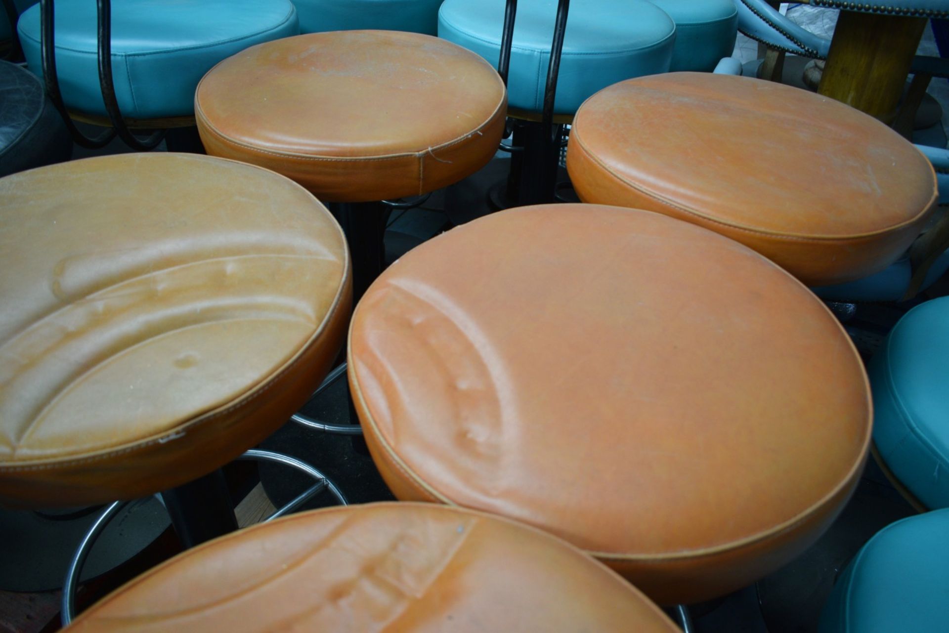 6 x Bar Stools Featuring Round Tan Leather Seats and Chrome Footrests - Dimensions: H79 x W46 - Image 2 of 9