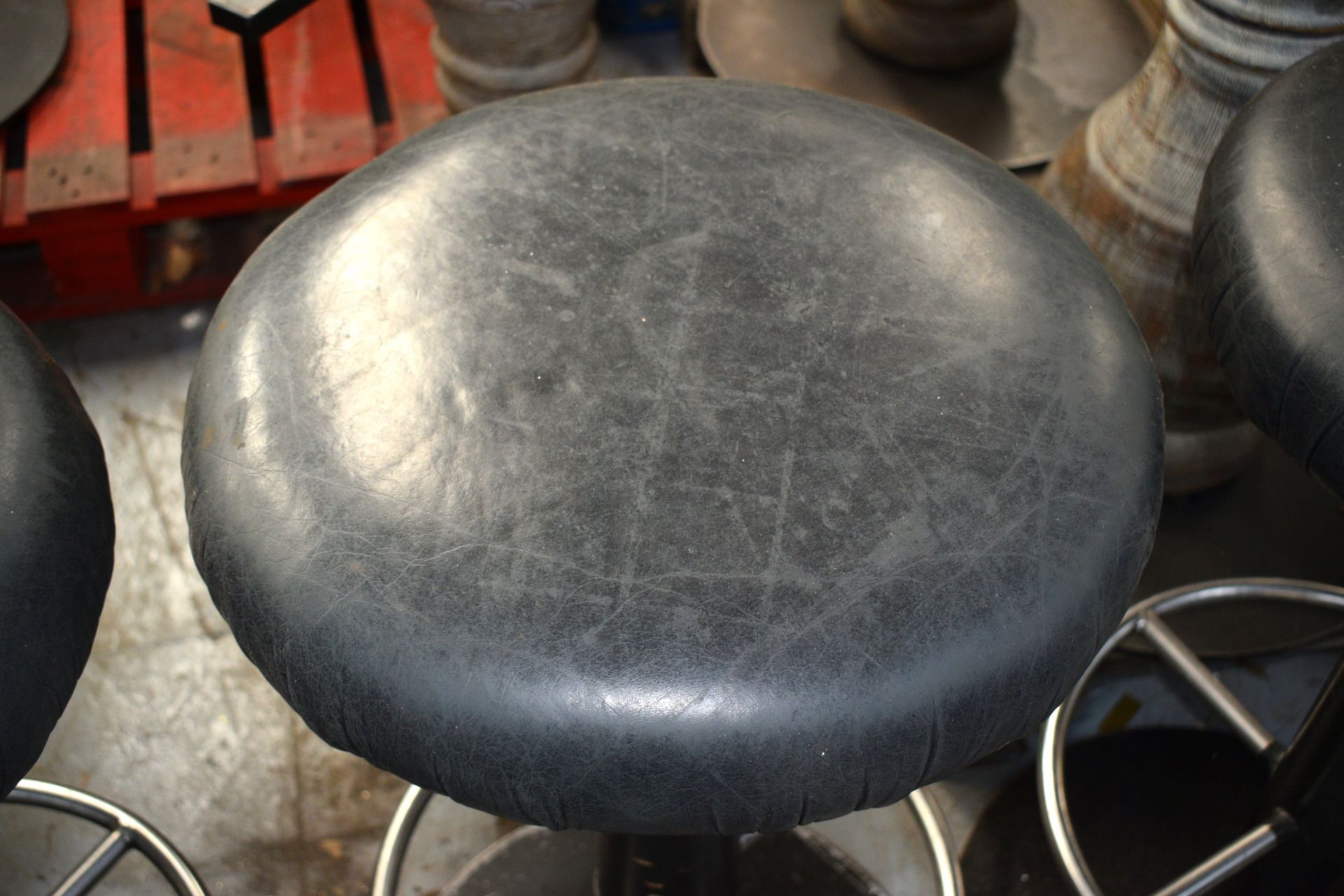 5 x Bar Stools Featuring Round Black Leather Seats, Backrests and Chrome Footrests - Dimensions: H80 - Image 6 of 10