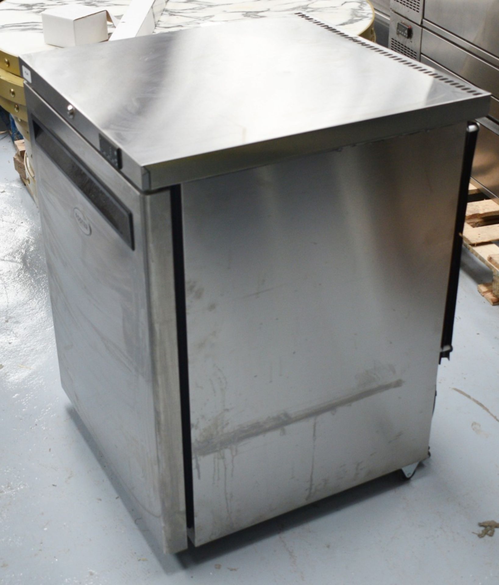 1 x Foster HR-150 Single Door Refrigerator Featuring a Stainless Steel Finish - Image 6 of 8