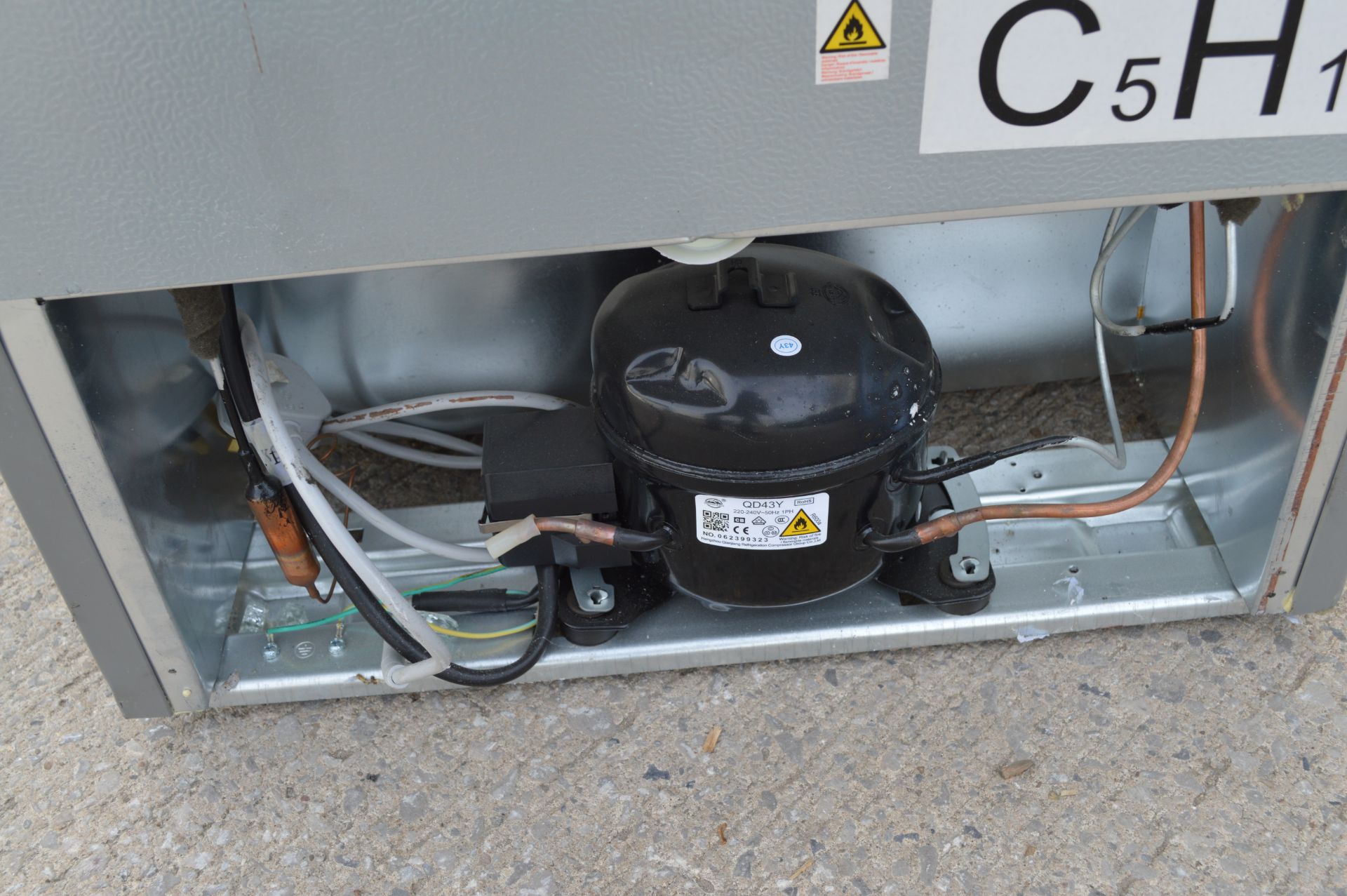 1 x Adexa Undercounter Freezer - Silver Finish - Model AX85NX - Image 3 of 10