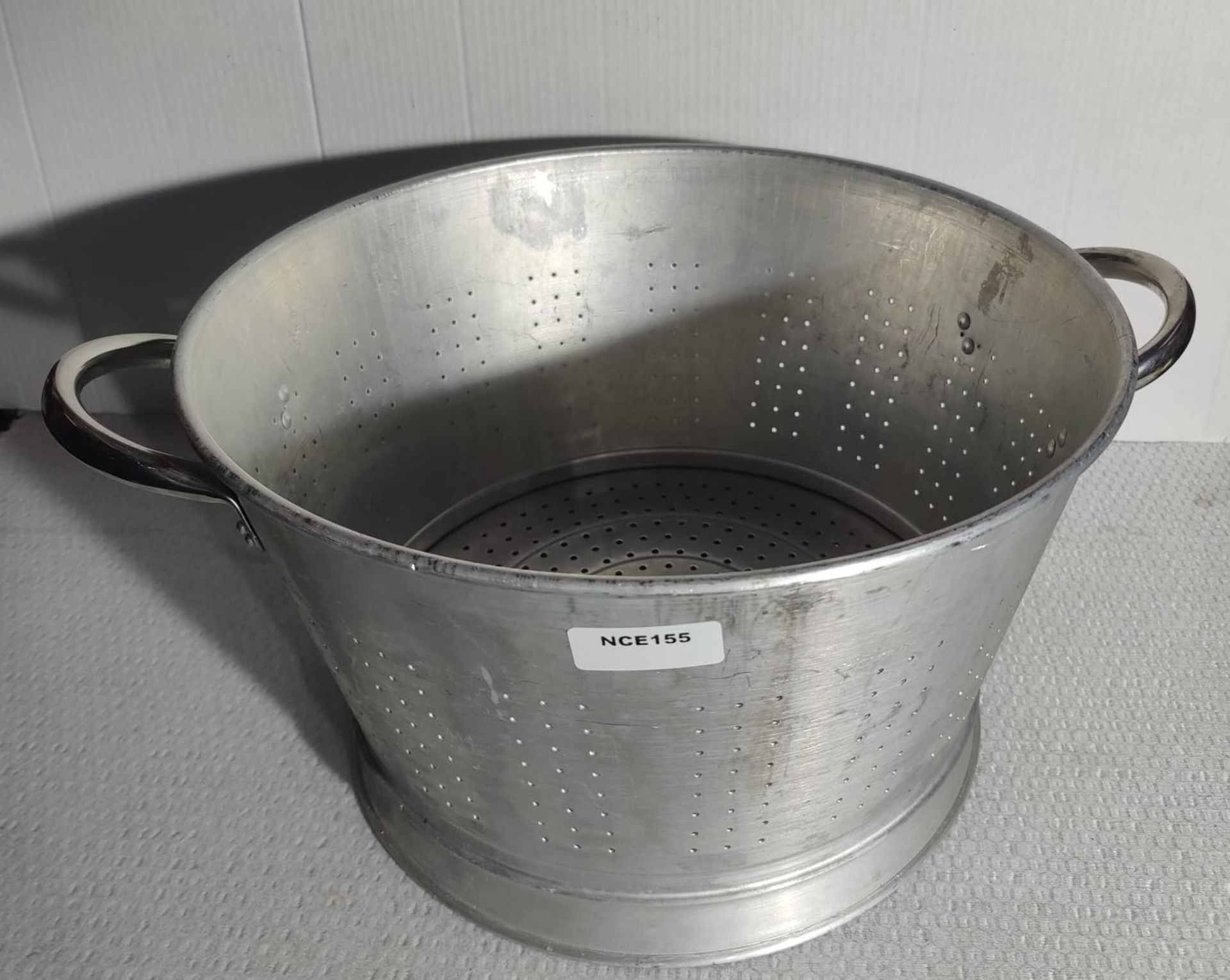 1 x Large Heavy Huty Aluminum Colander - H24 x W41 cms - Image 3 of 4