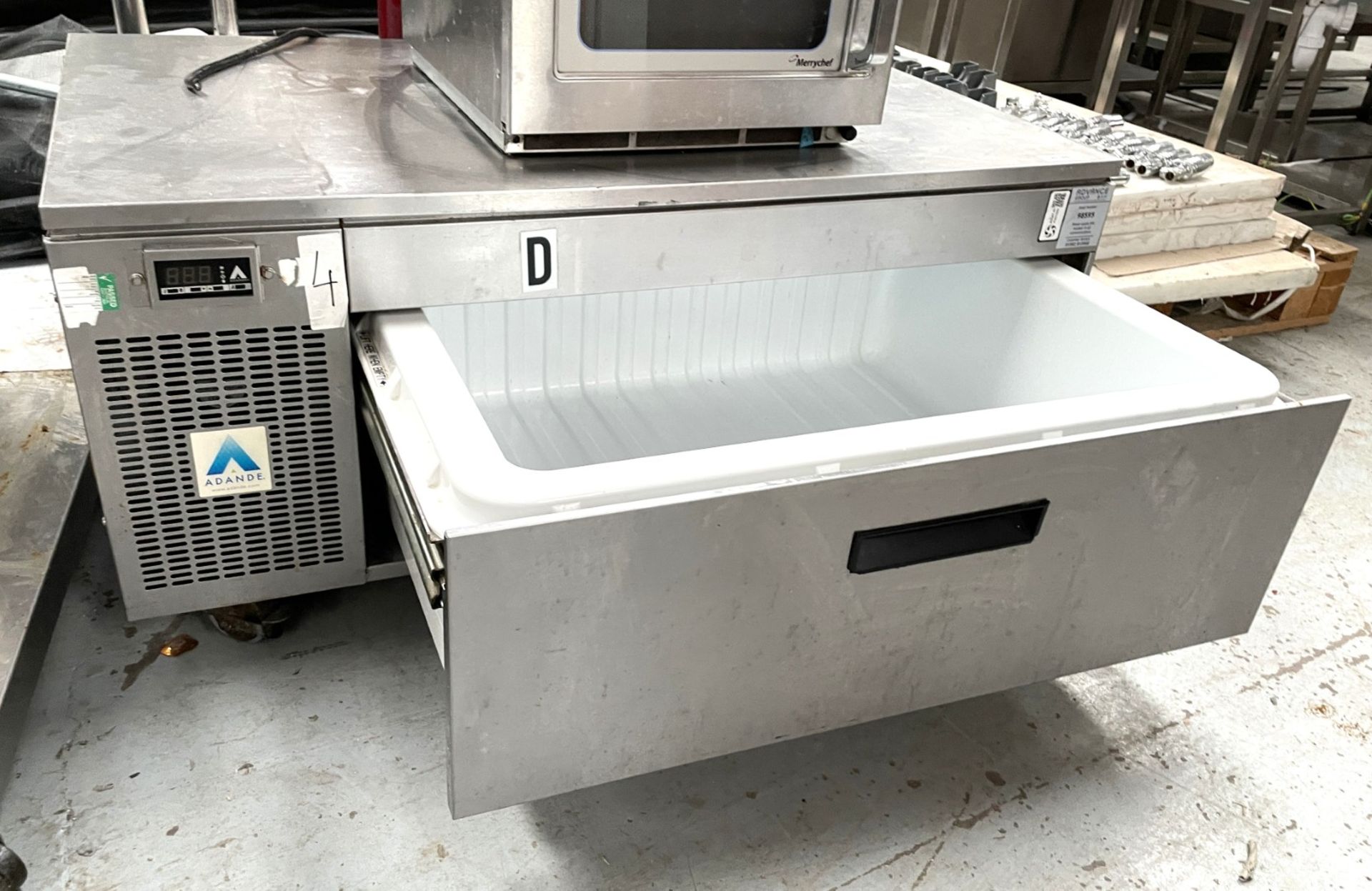 1 x Adande VCS Single Drawer Countertop Fridge Freezer - Dimensions: H x W x D cms - 240v - Image 4 of 7