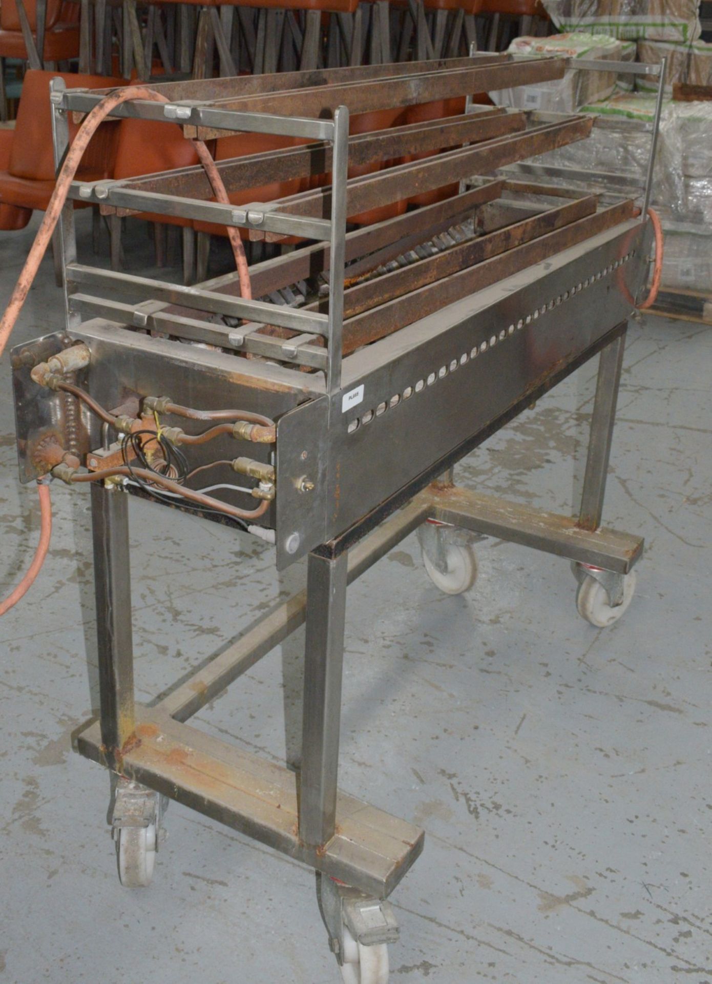 1 x Charcoal Kebab / Meat Grill - Gas Powered - Image 3 of 15