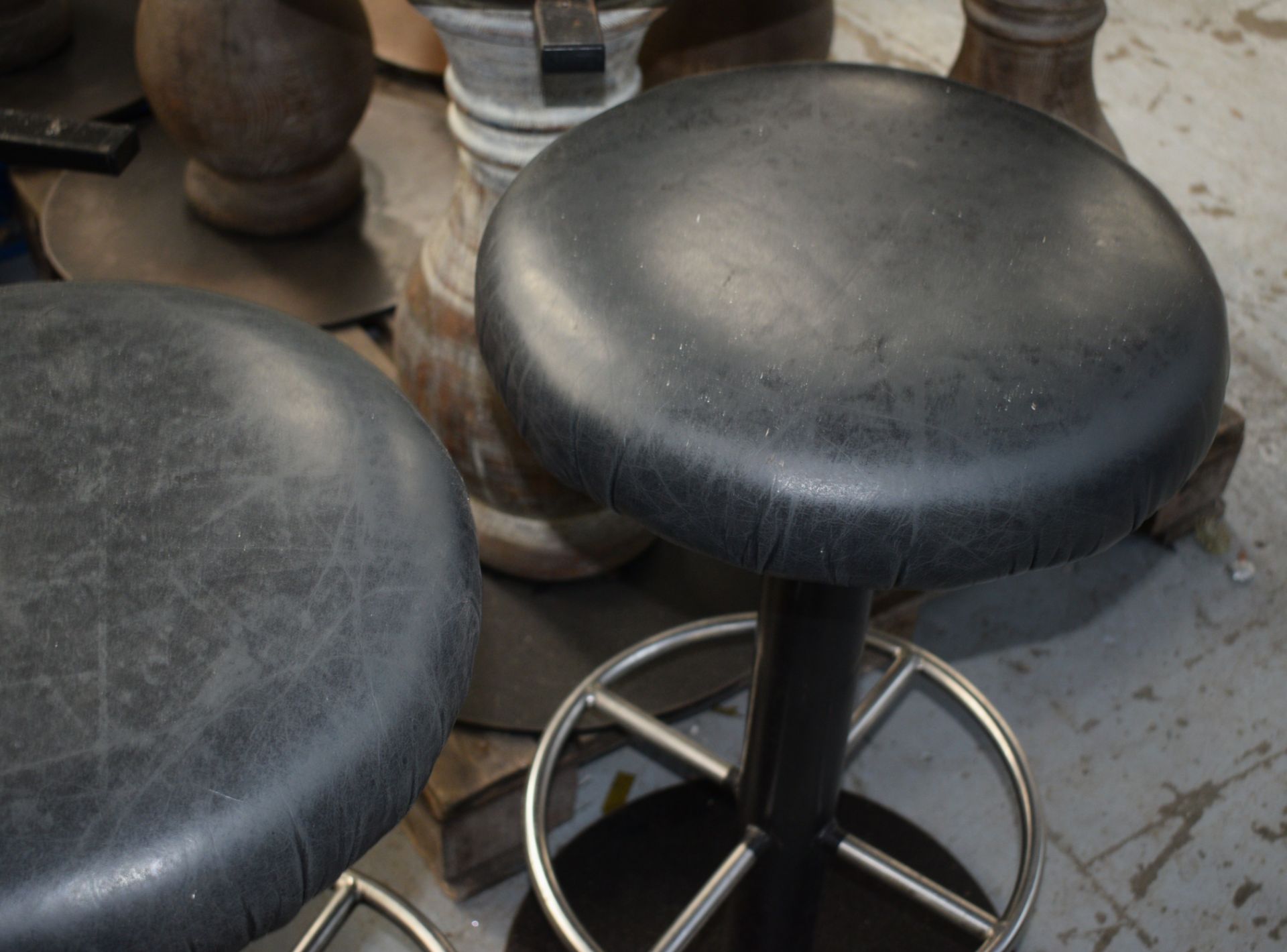 5 x Bar Stools Featuring Round Black Leather Seats, Backrests and Chrome Footrests - Dimensions: H80 - Image 9 of 10
