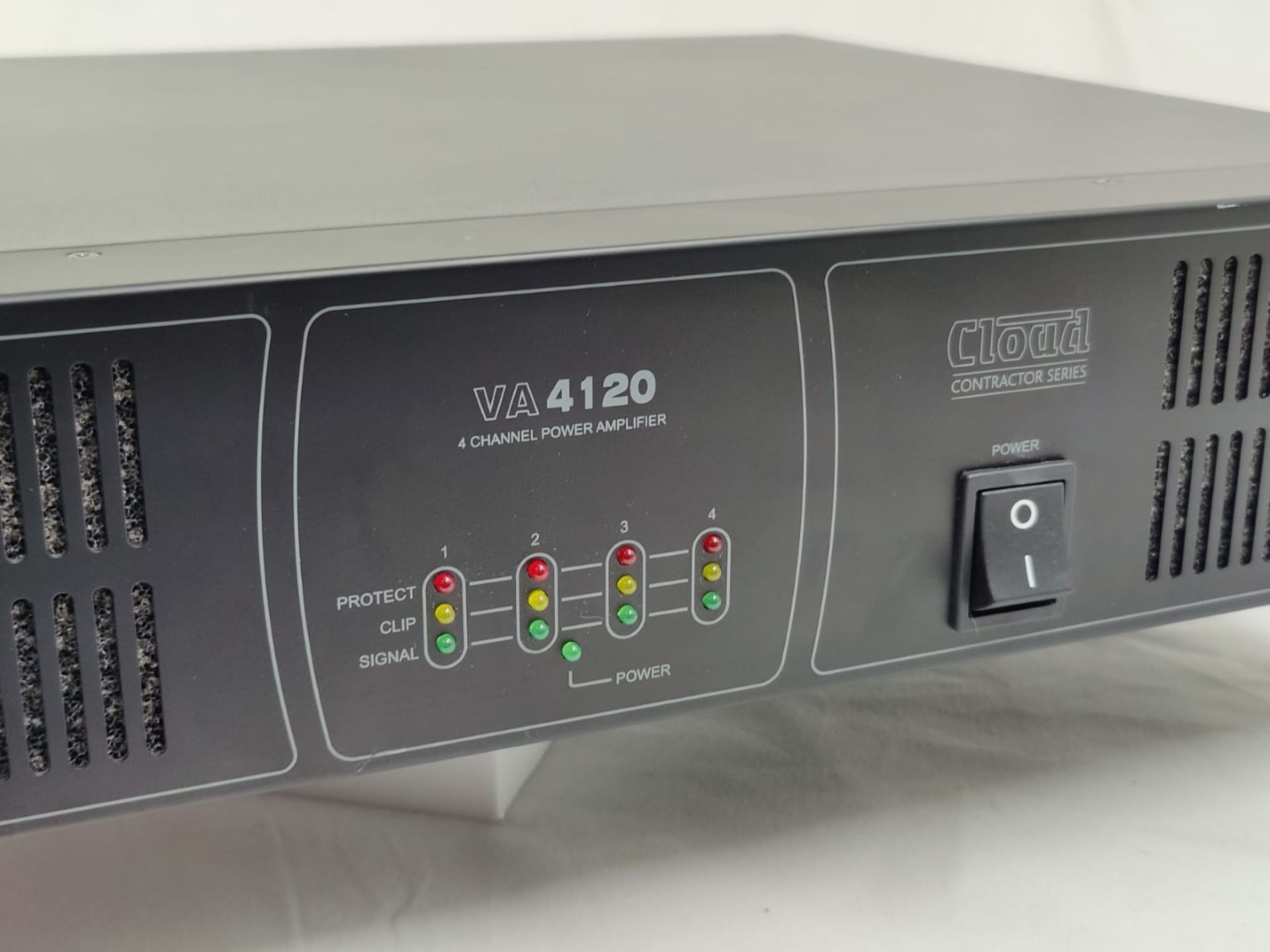 1 x CLOUD Contractor Series 4 Channel Power Amplifier - Model VA4120 - 120W Per Output Channel - Image 2 of 8
