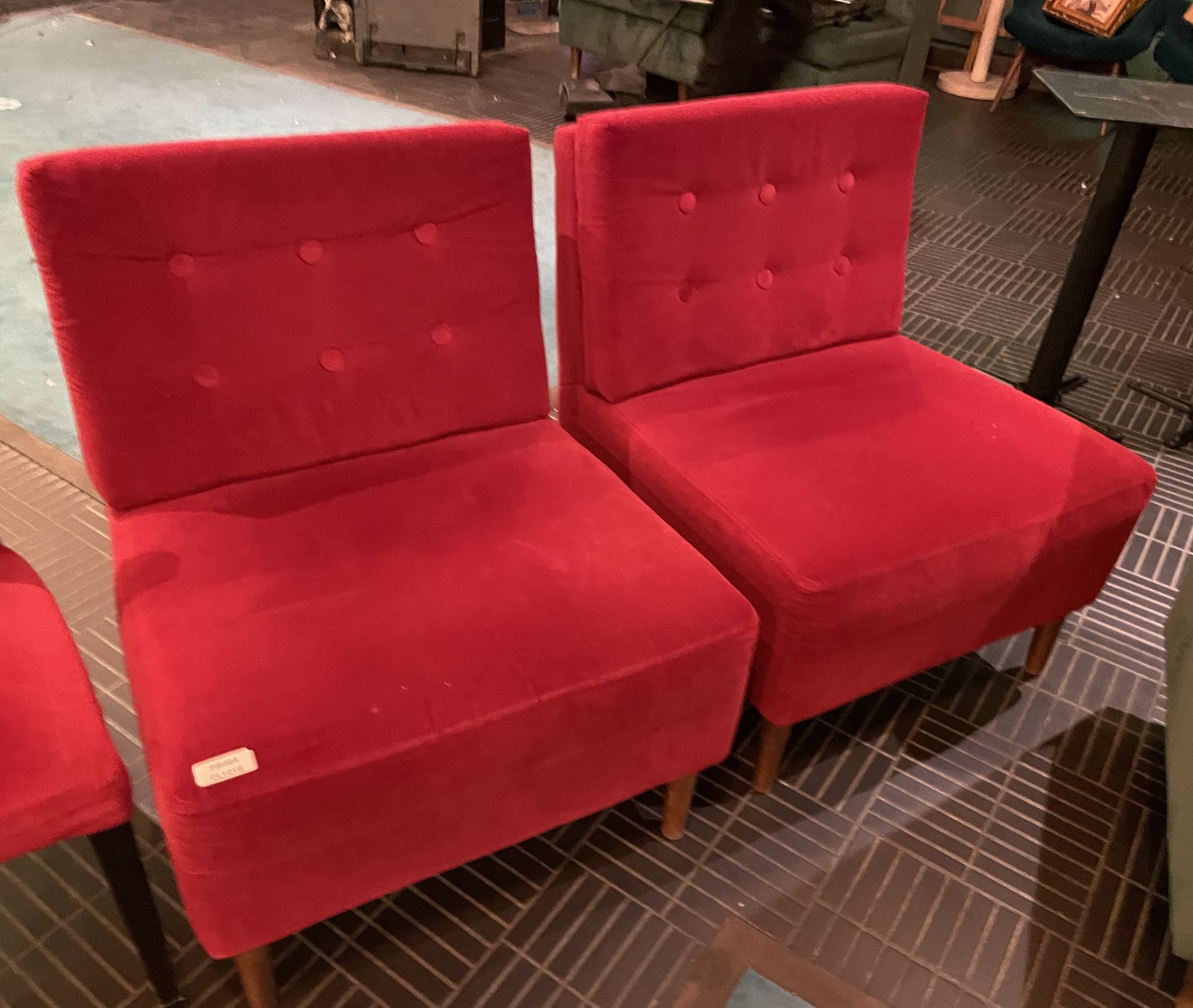 2 x Contemporary Lounge Chairs in Red - Dimensions: H43/80 x W67 x D68 cms - Image 6 of 6