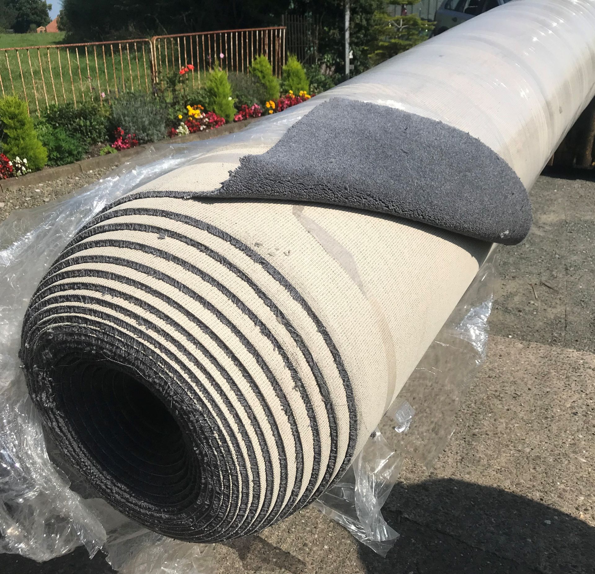 1 x Roll Of Godfrey Hirst Detroit Collection Carpet In Colour Oilskin - 100Sqm - RRP £6,000.00 - - Image 2 of 2