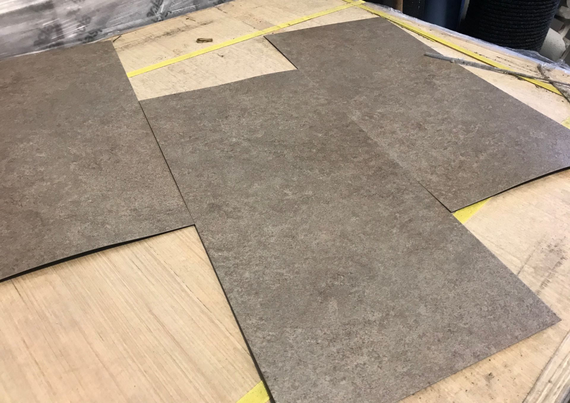 1 x Lot Of Amtico Premium Commercial Grade LVT Plank Flooring In A Natural Tile Design - 20Sqm - RRP - Image 4 of 4