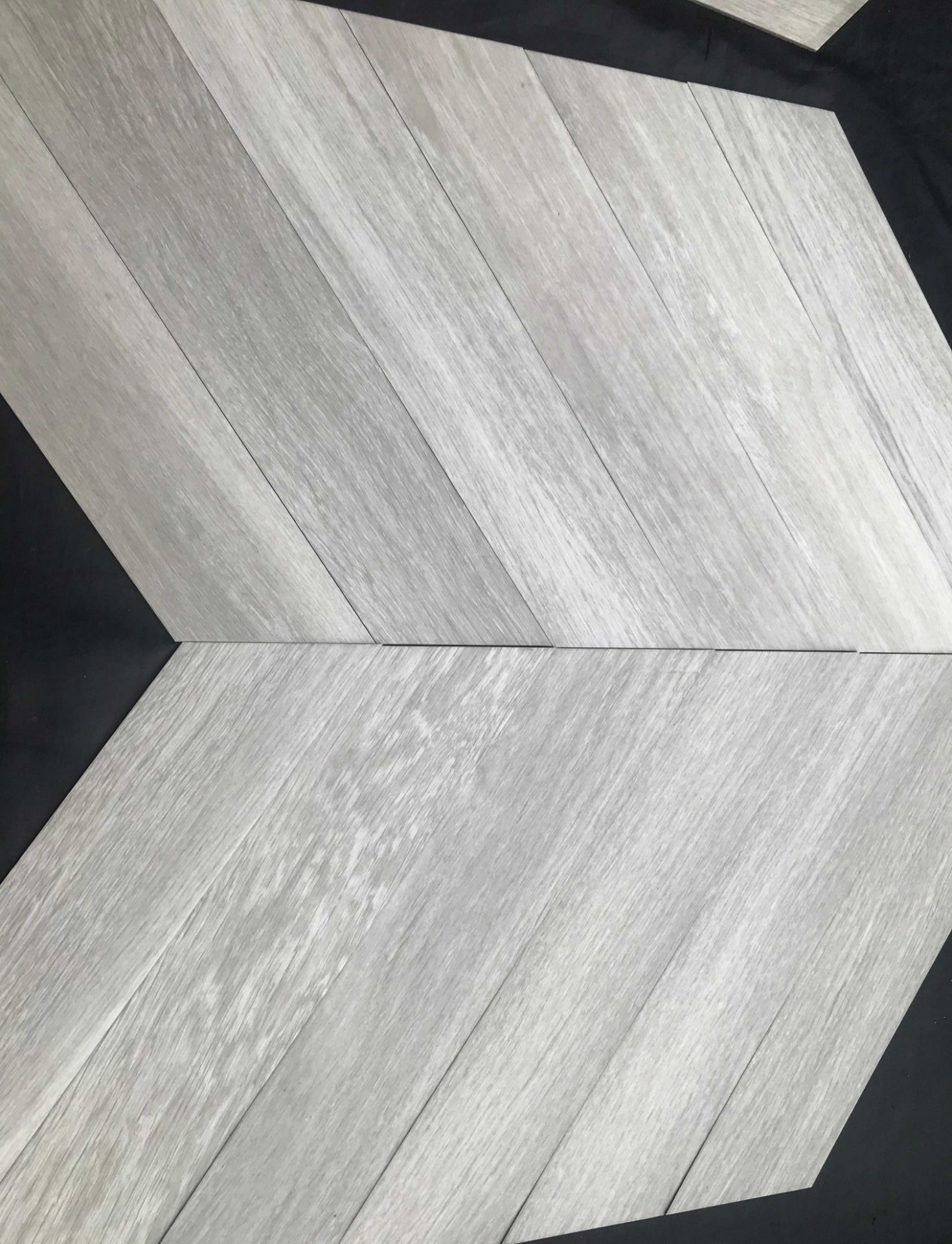 1 x Lot Of Karndean Kaleidoscope Herringbone Design LVT Flooring - 20Sqm - RRP £1,899.00 - Ref: - Image 3 of 4