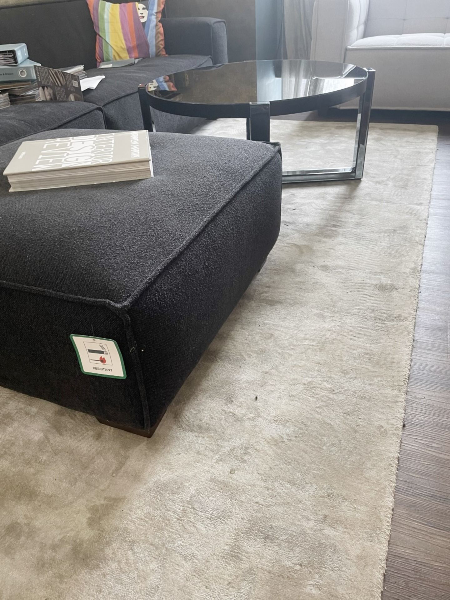 1 x Premium 3.4-Metre Long  Carpet Rug in a Light Neutral Tone - Recently Removed from a Luxury - Image 4 of 9