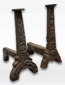 Pair of andirons with Gothic ornamentation in cast iron, 16th century H50