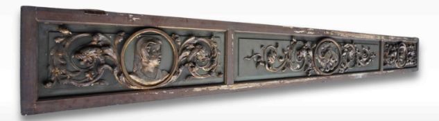 Very decorative panel in wood and plaster with central emblem of FranÃ§ois I and next to it 2