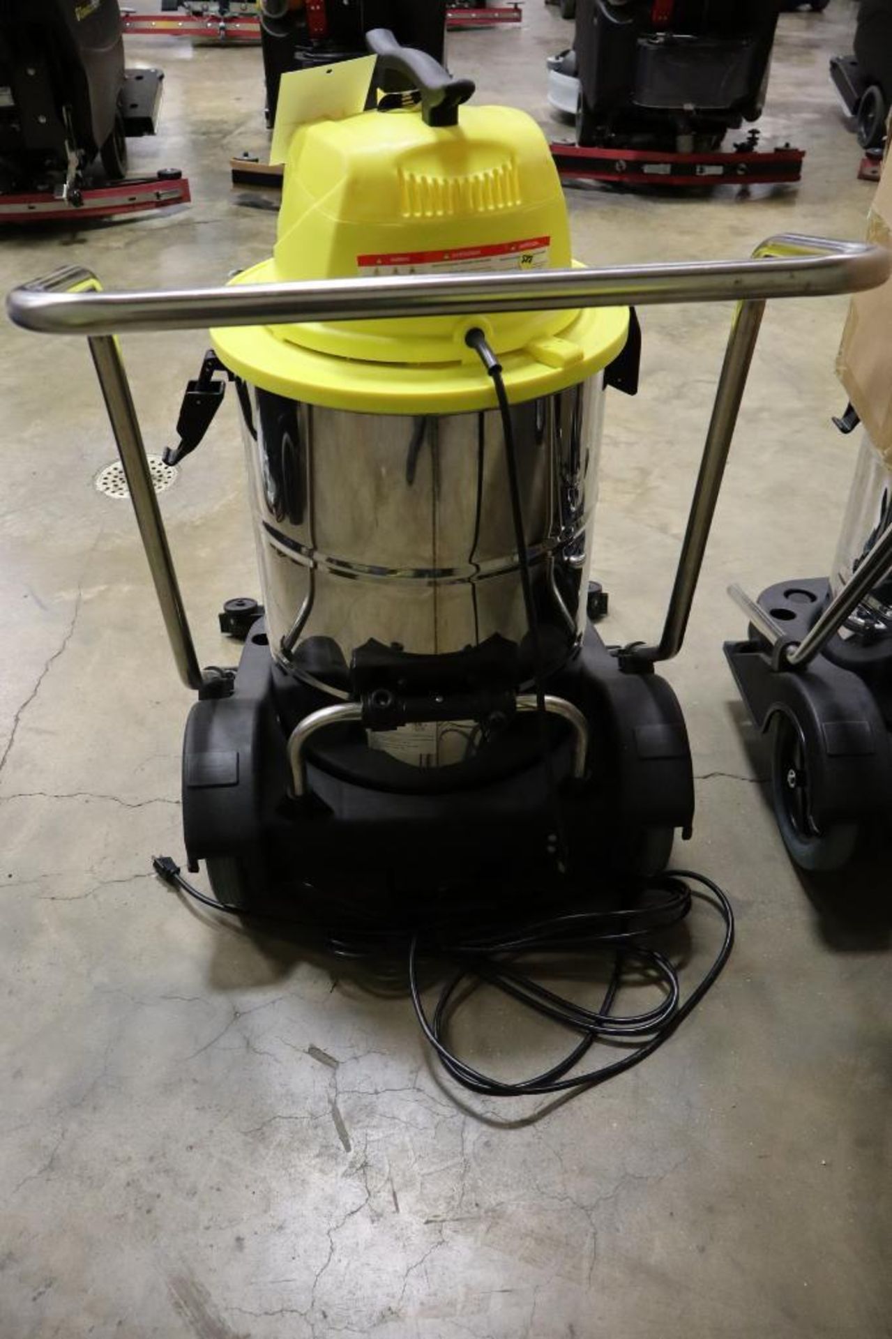 Tornado 94236 Taskforce 20-Gallon Capacity Trot-Mop - Image 2 of 2