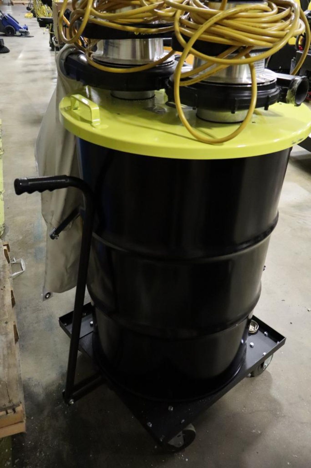 Tornado 95960 Jumbo Dual Electric Wet Dry Vacuum, S/N0125002820K - Image 4 of 4